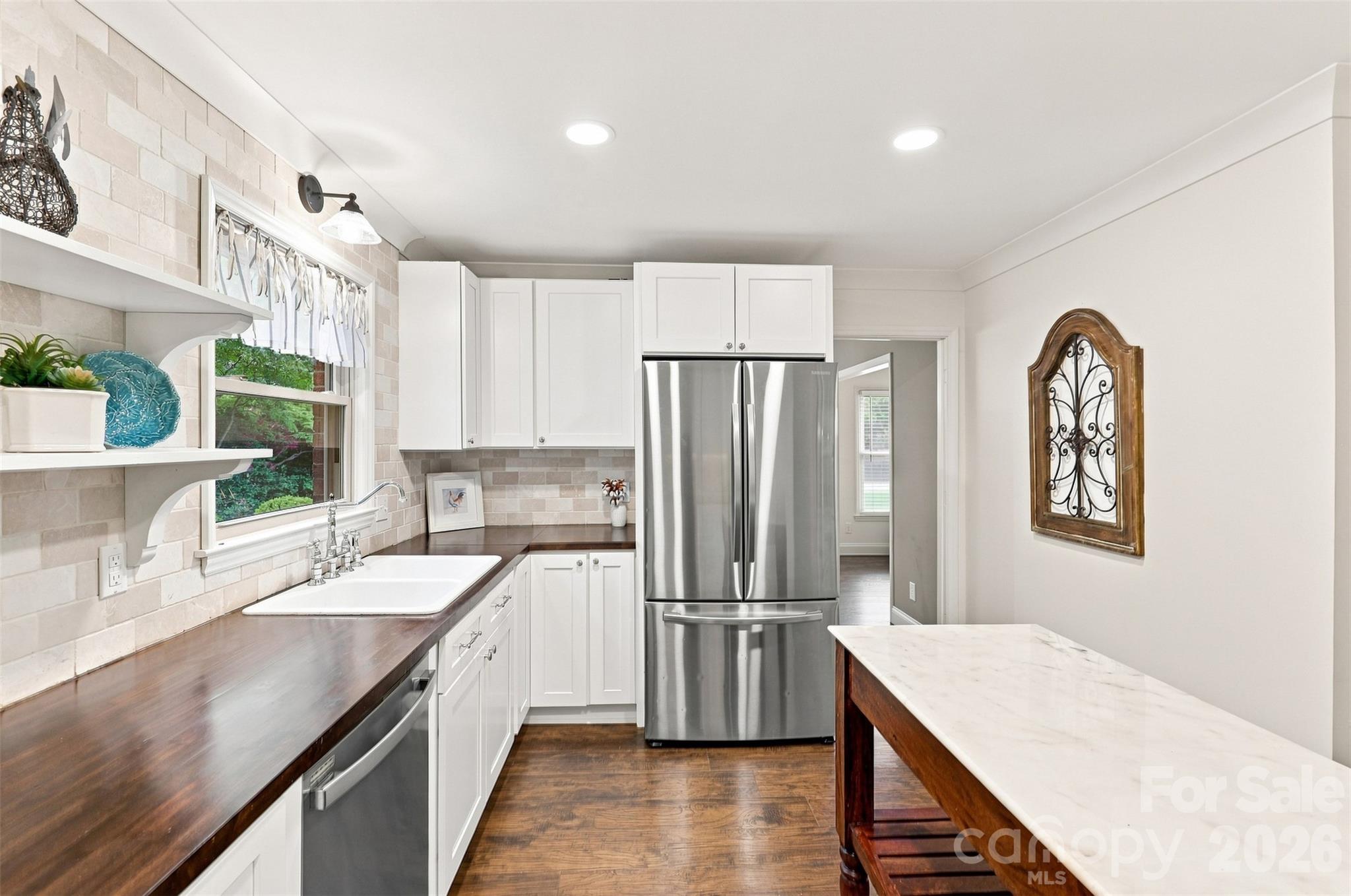 1002 Leewood Drive — Monroe
