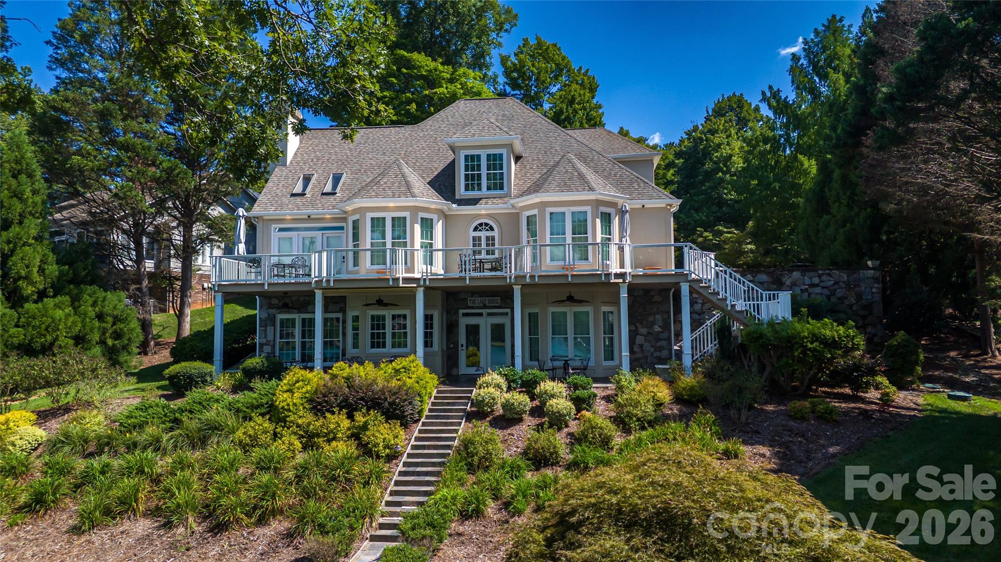 1563 Calls Lodge Court — Morganton