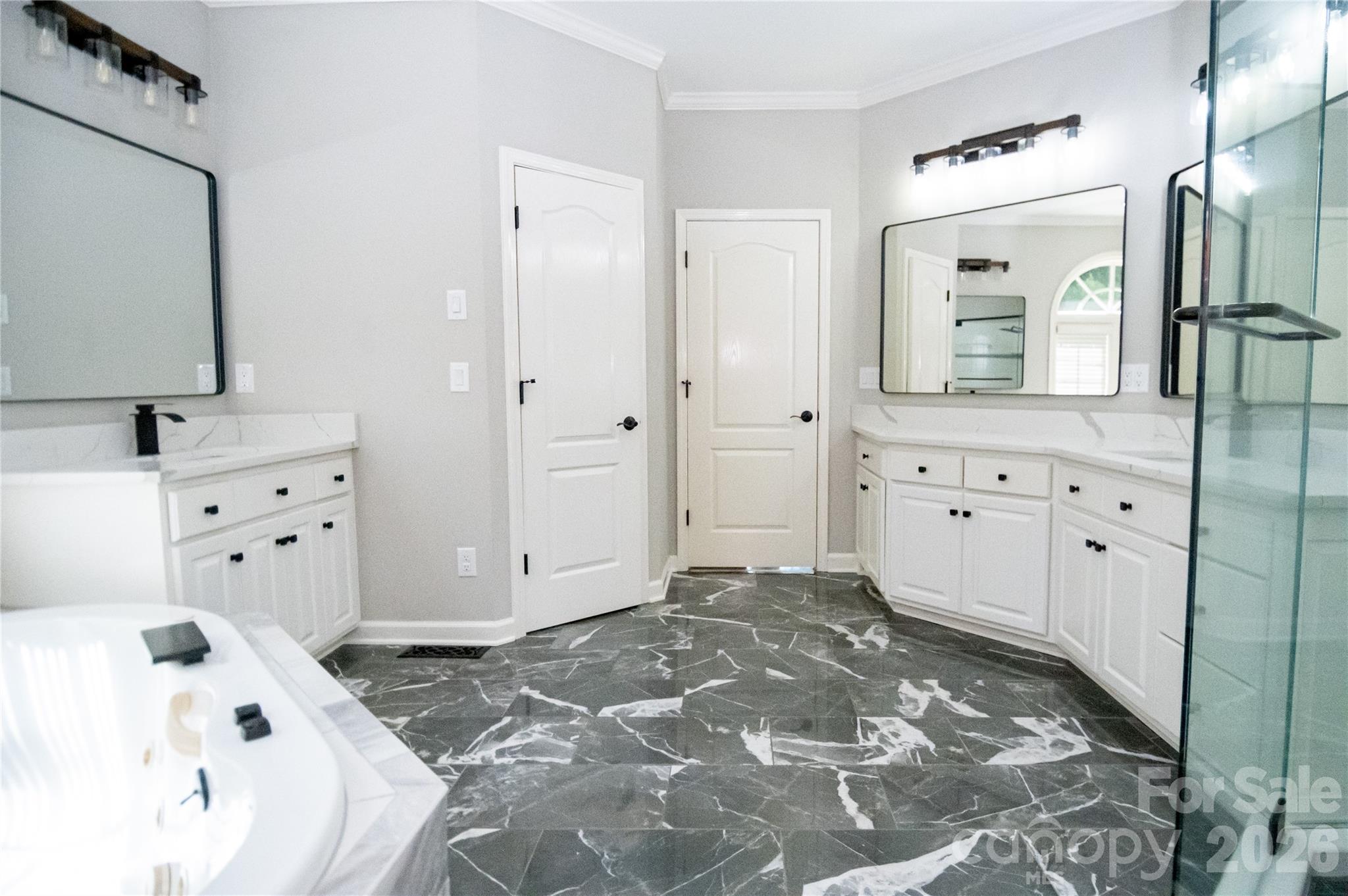 1563 Calls Lodge Court — Morganton