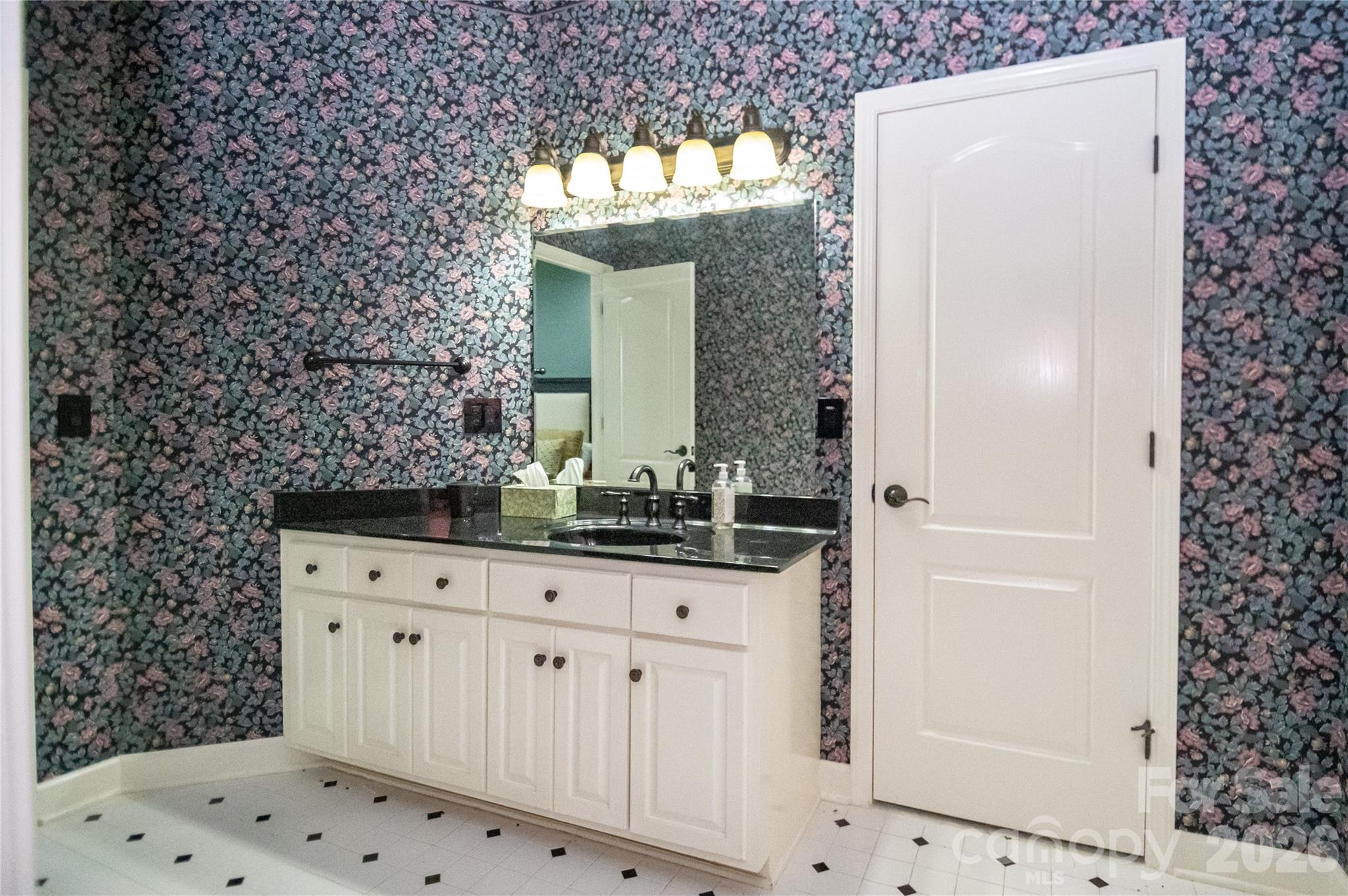 1563 Calls Lodge Court — Morganton