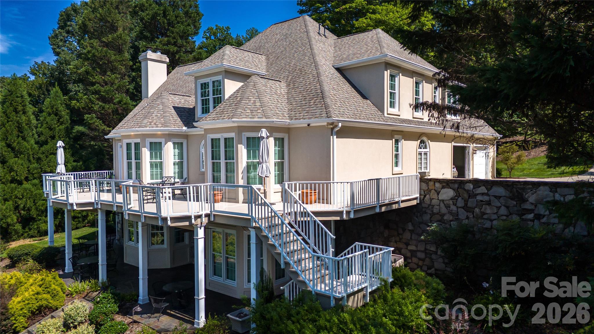 1563 Calls Lodge Court — Morganton