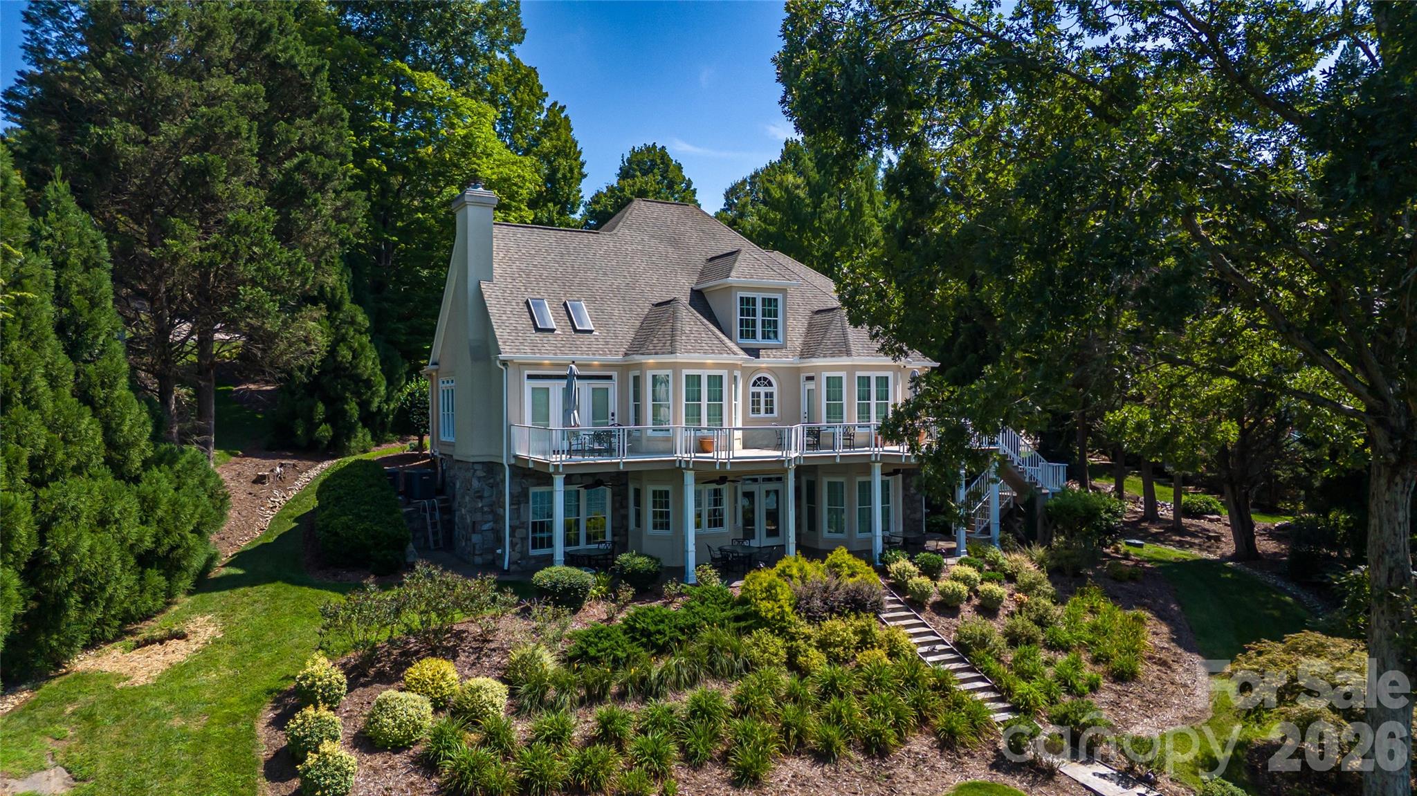 1563 Calls Lodge Court — Morganton