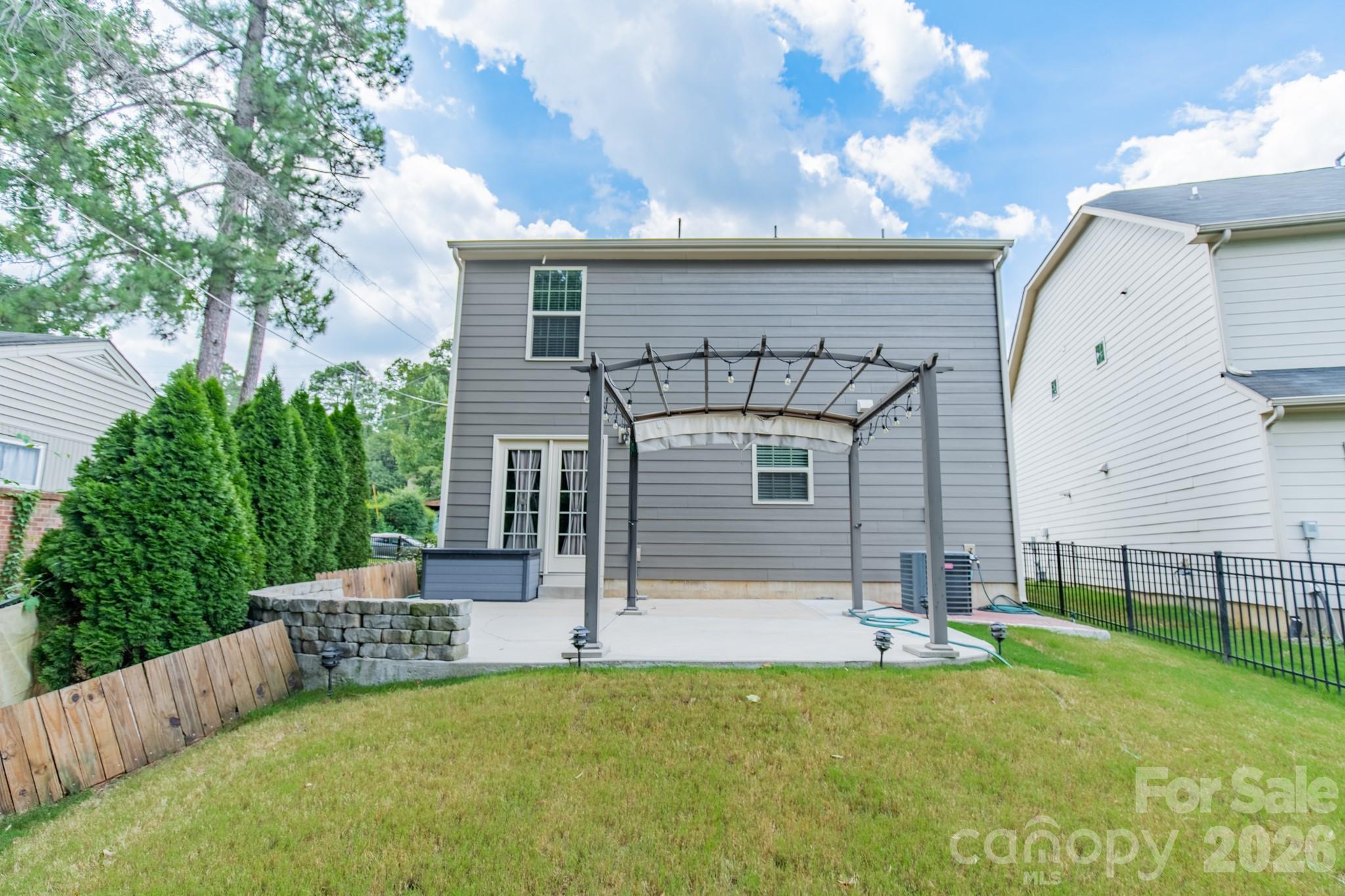1829 Evergreen Drive — Charlotte