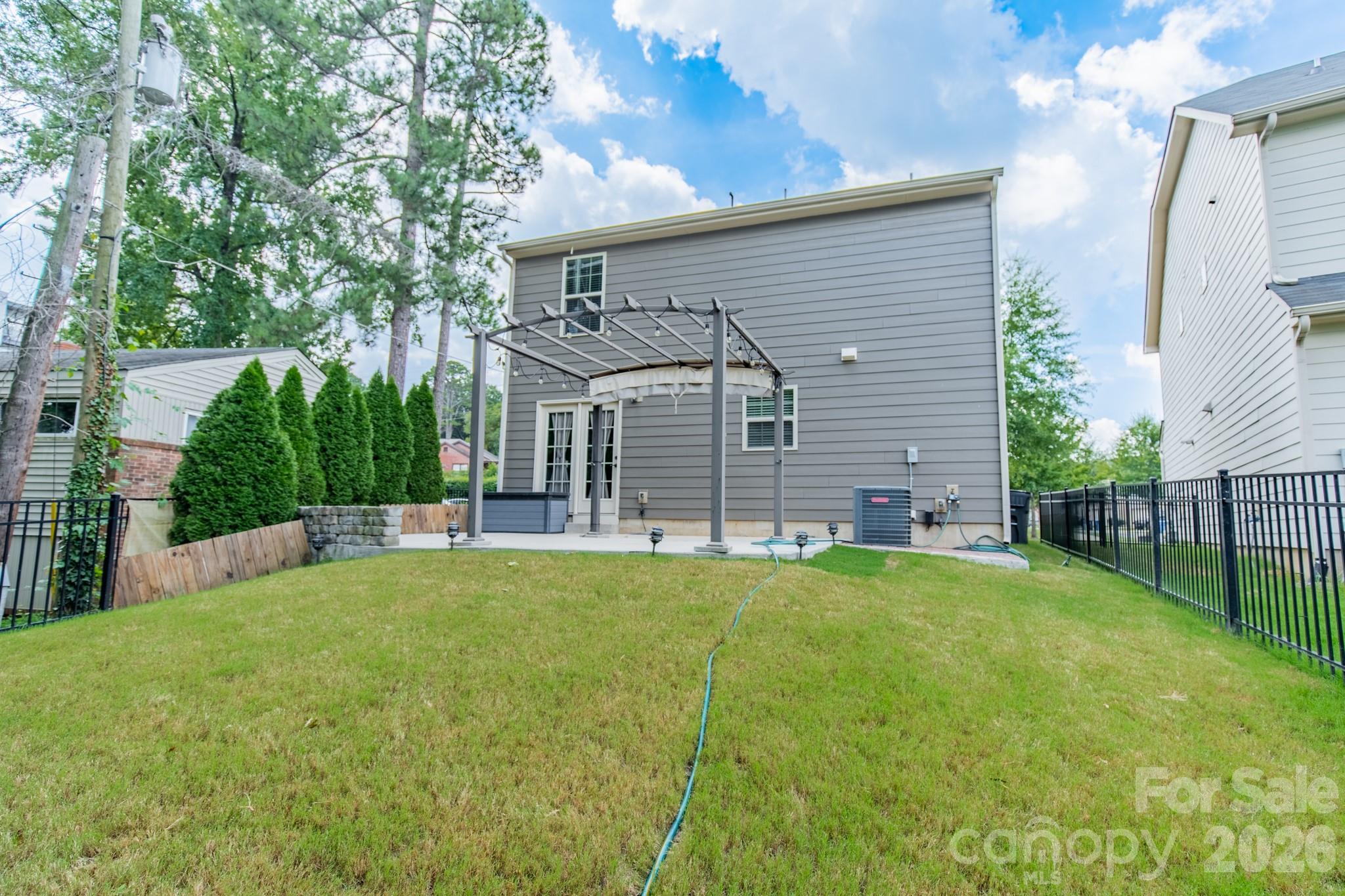 1829 Evergreen Drive — Charlotte