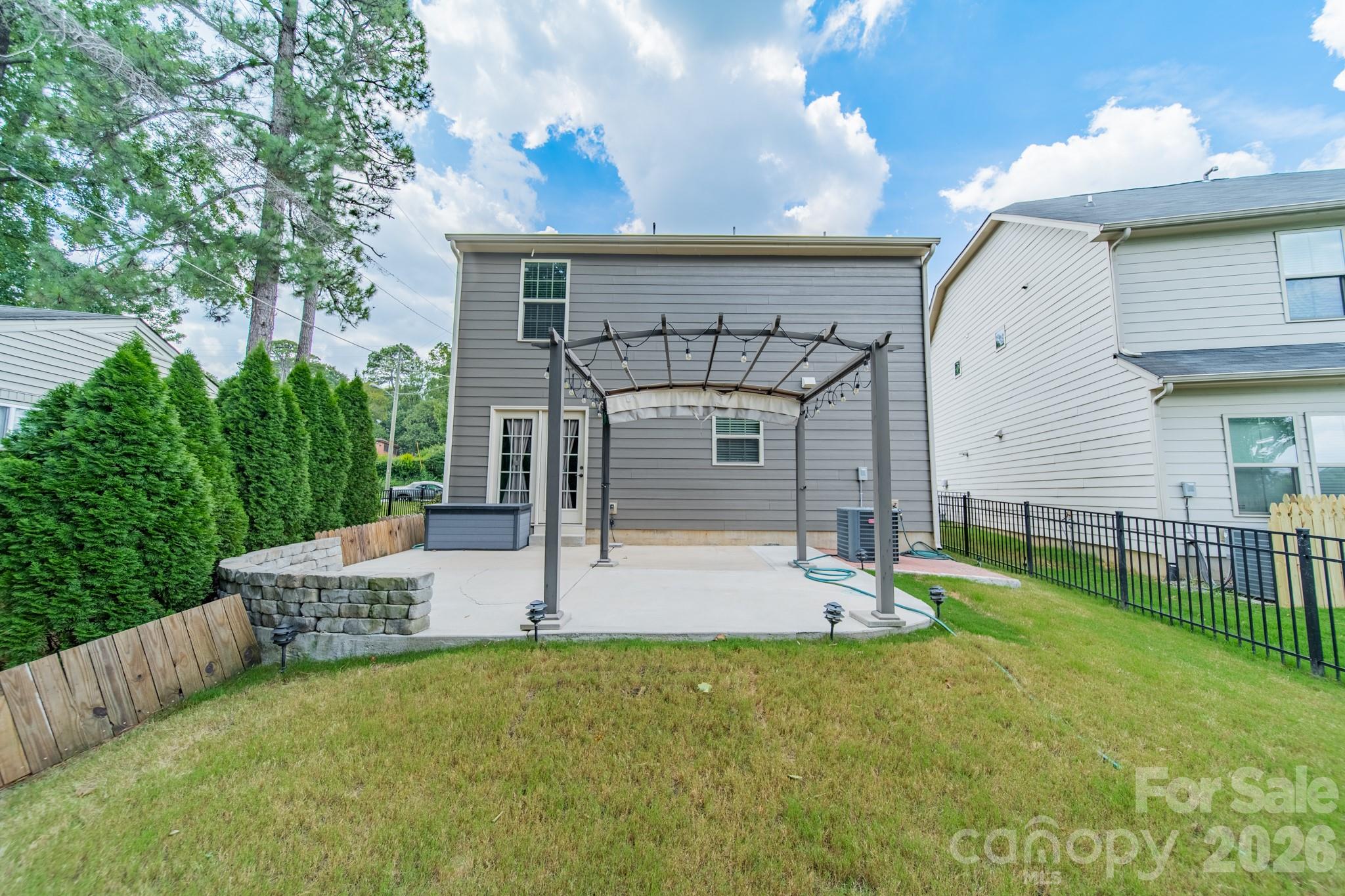 1829 Evergreen Drive — Charlotte