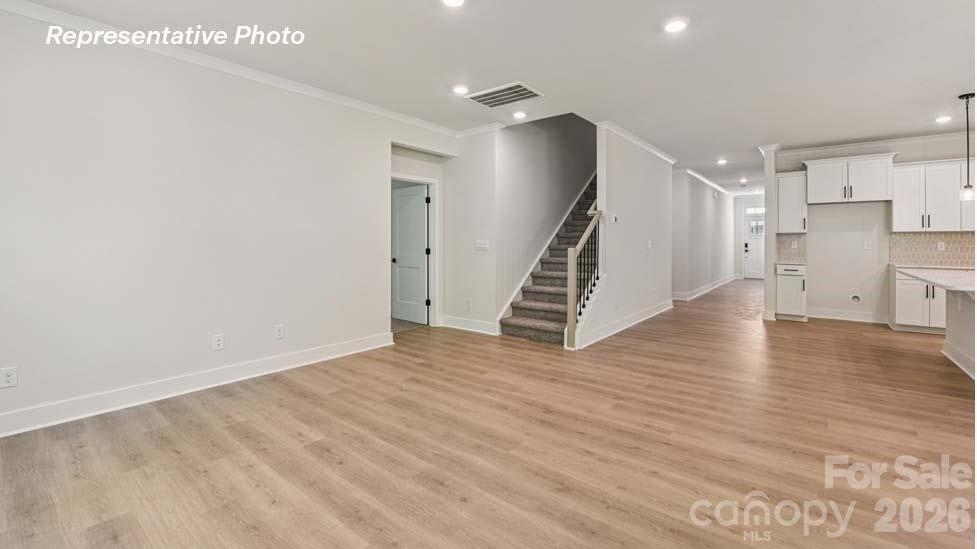 3253 Oberon Street — York