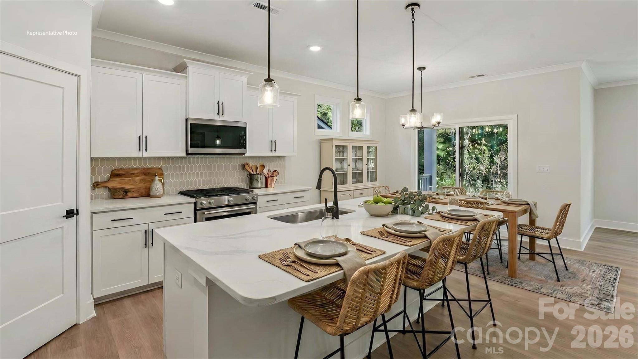 3253 Oberon Street — York