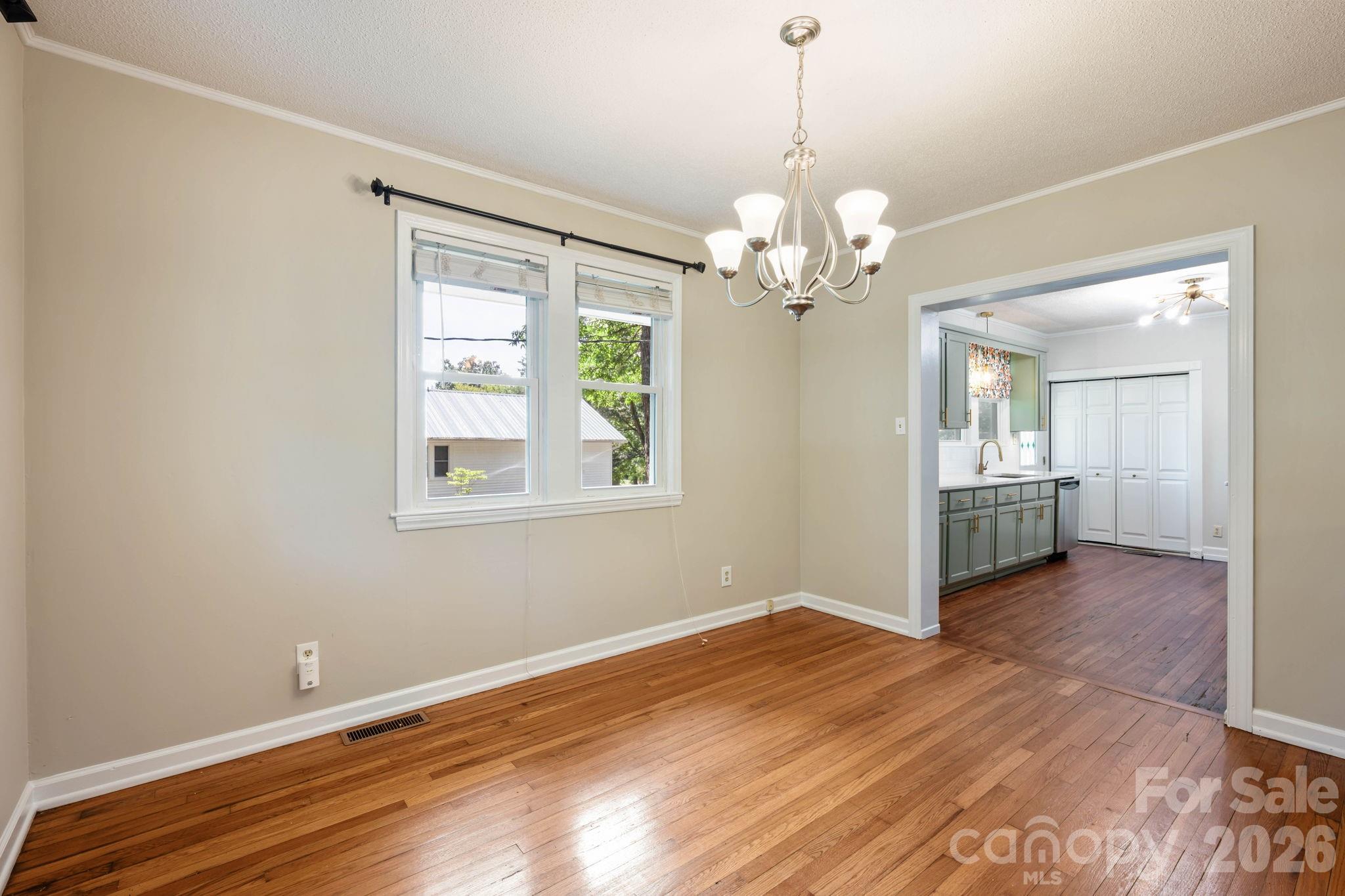 441 8th Avenue Drive NW — Hickory