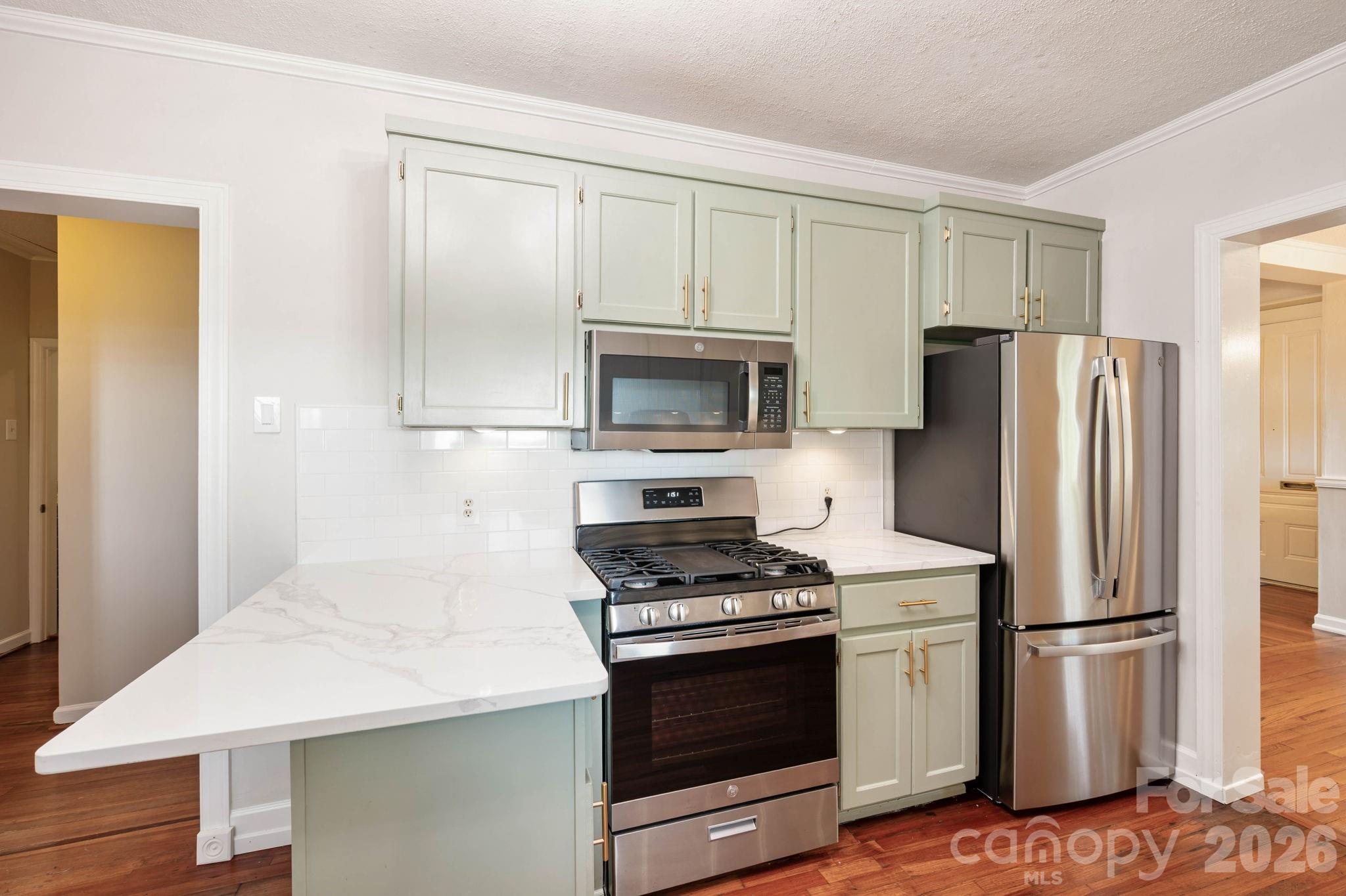 441 8th Avenue Drive NW — Hickory