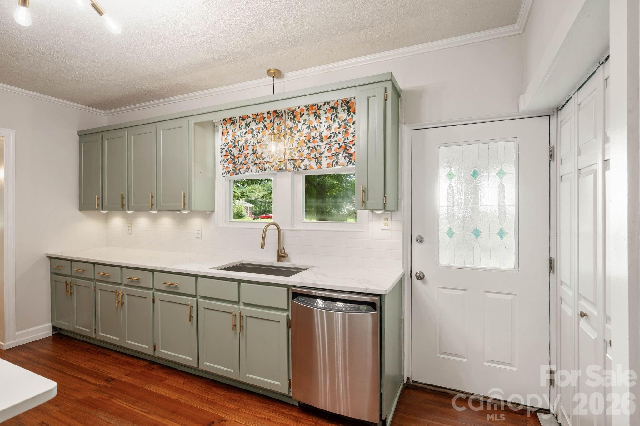 441 8th Avenue Drive NW — Hickory