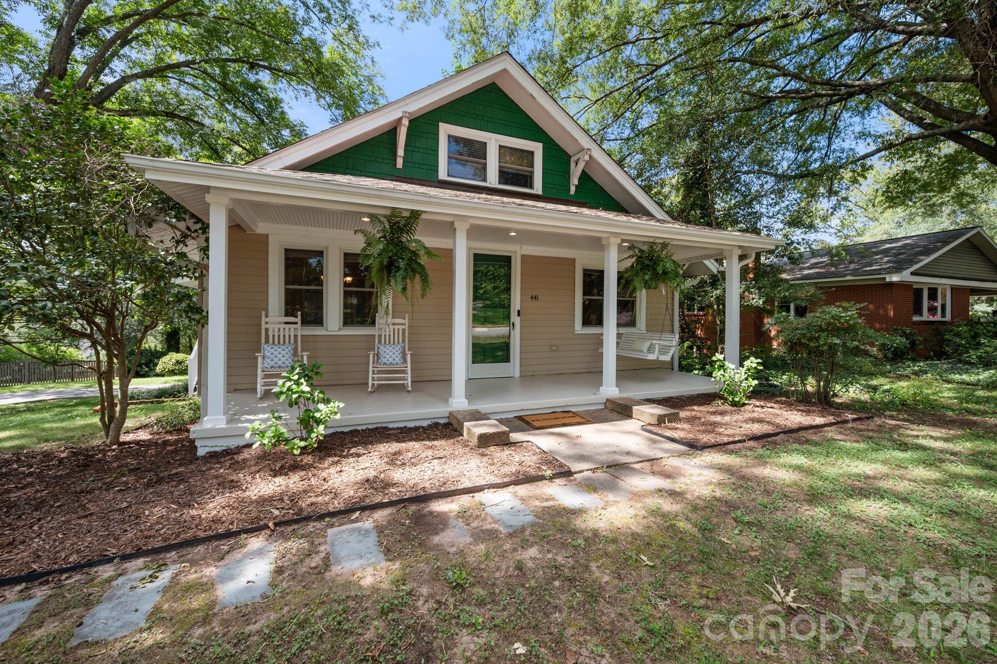 441 8th Avenue Drive NW — Hickory