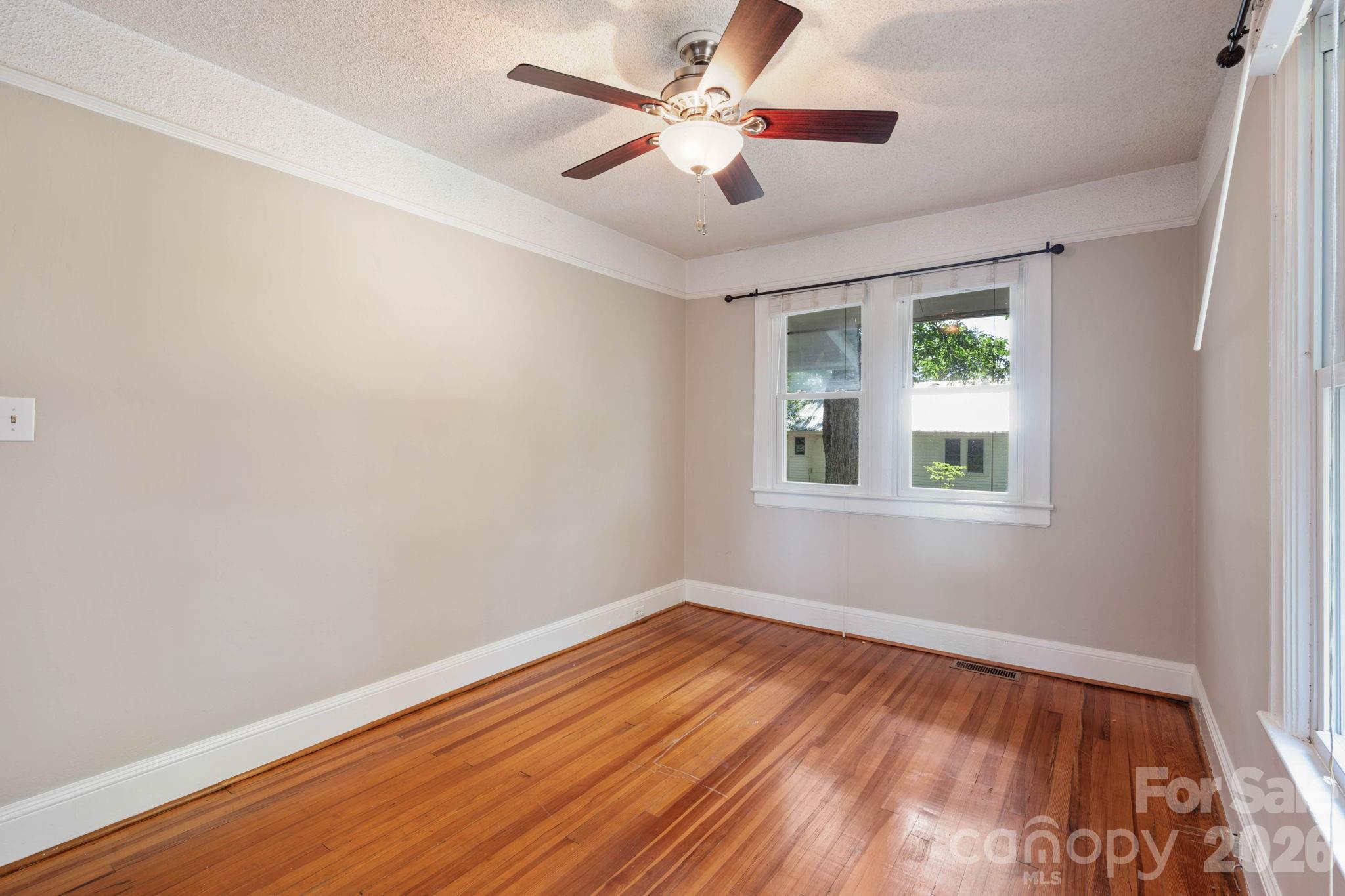 441 8th Avenue Drive NW — Hickory