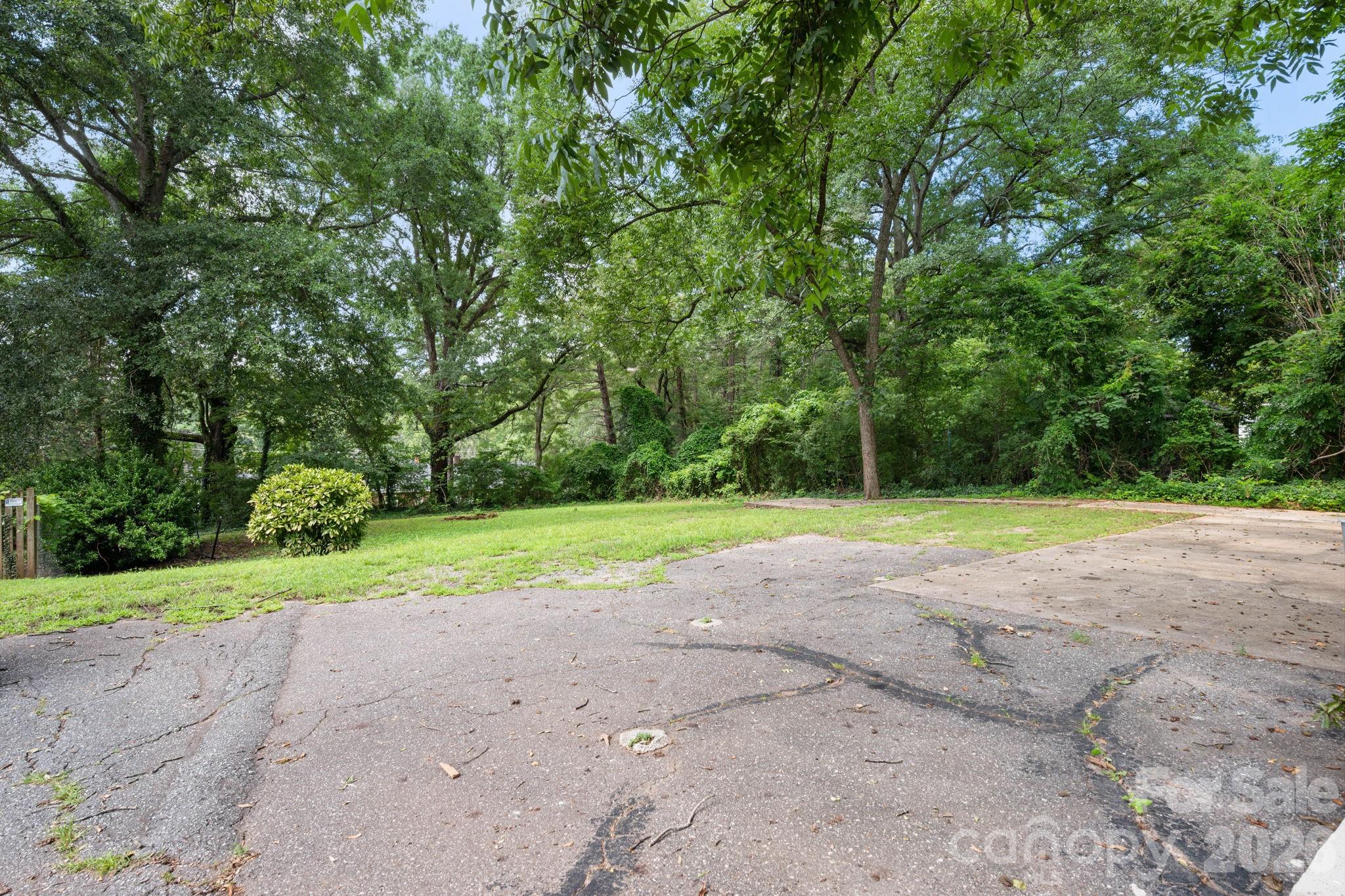 441 8th Avenue Drive NW — Hickory