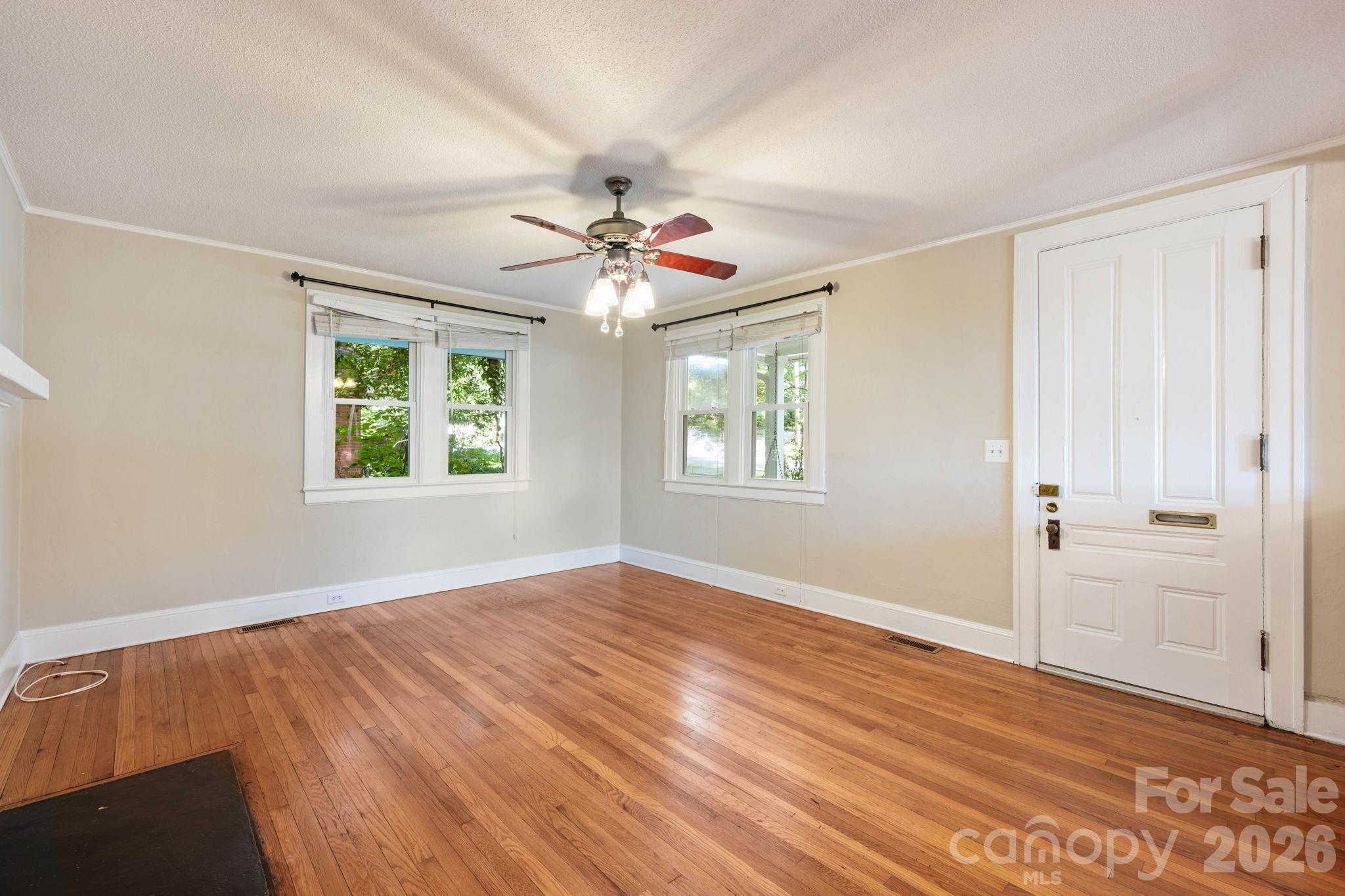 441 8th Avenue Drive NW — Hickory