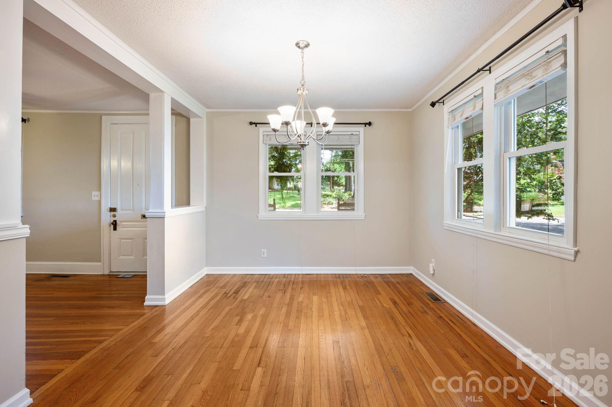 441 8th Avenue Drive NW — Hickory