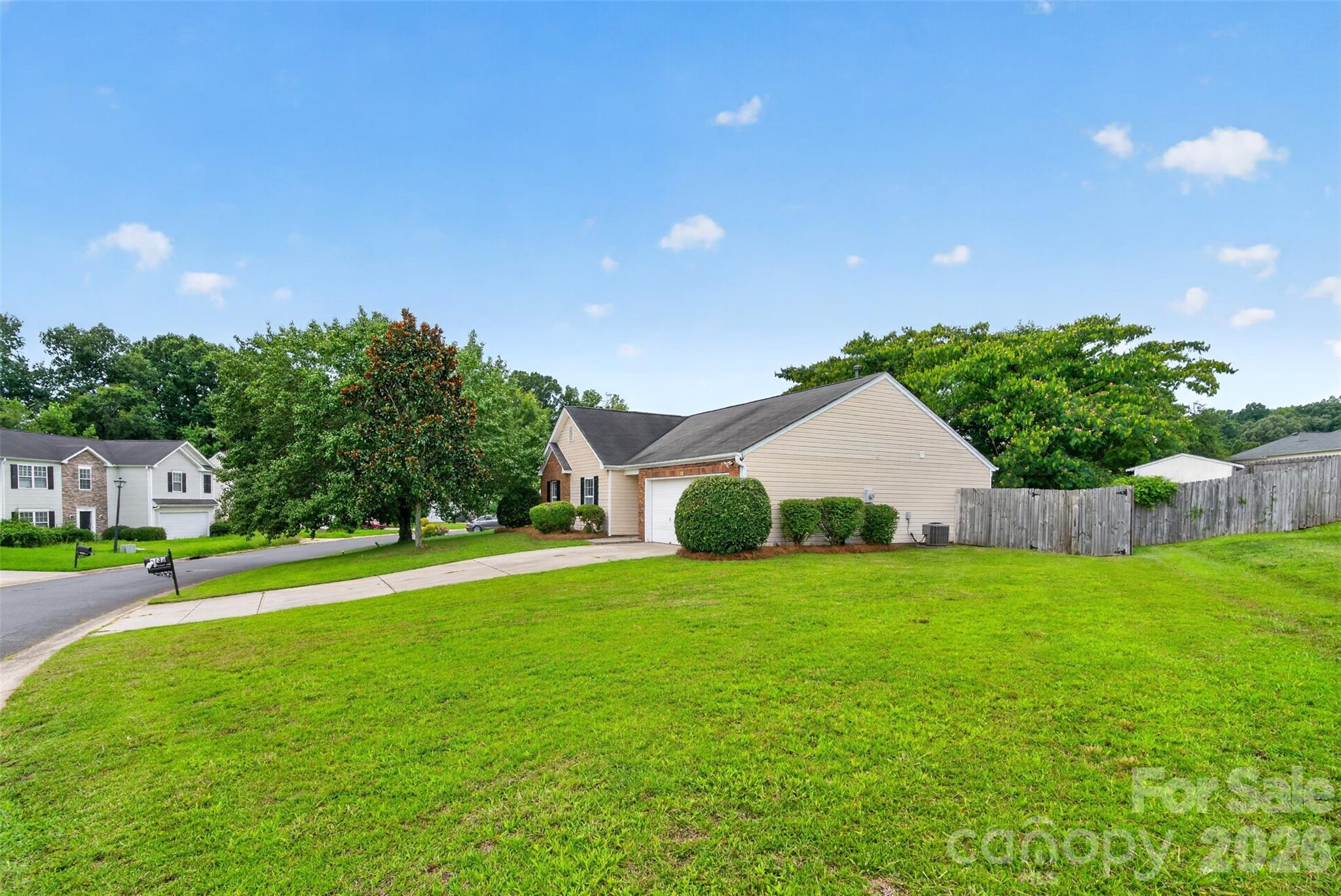 5733 Cardington Court — Charlotte
