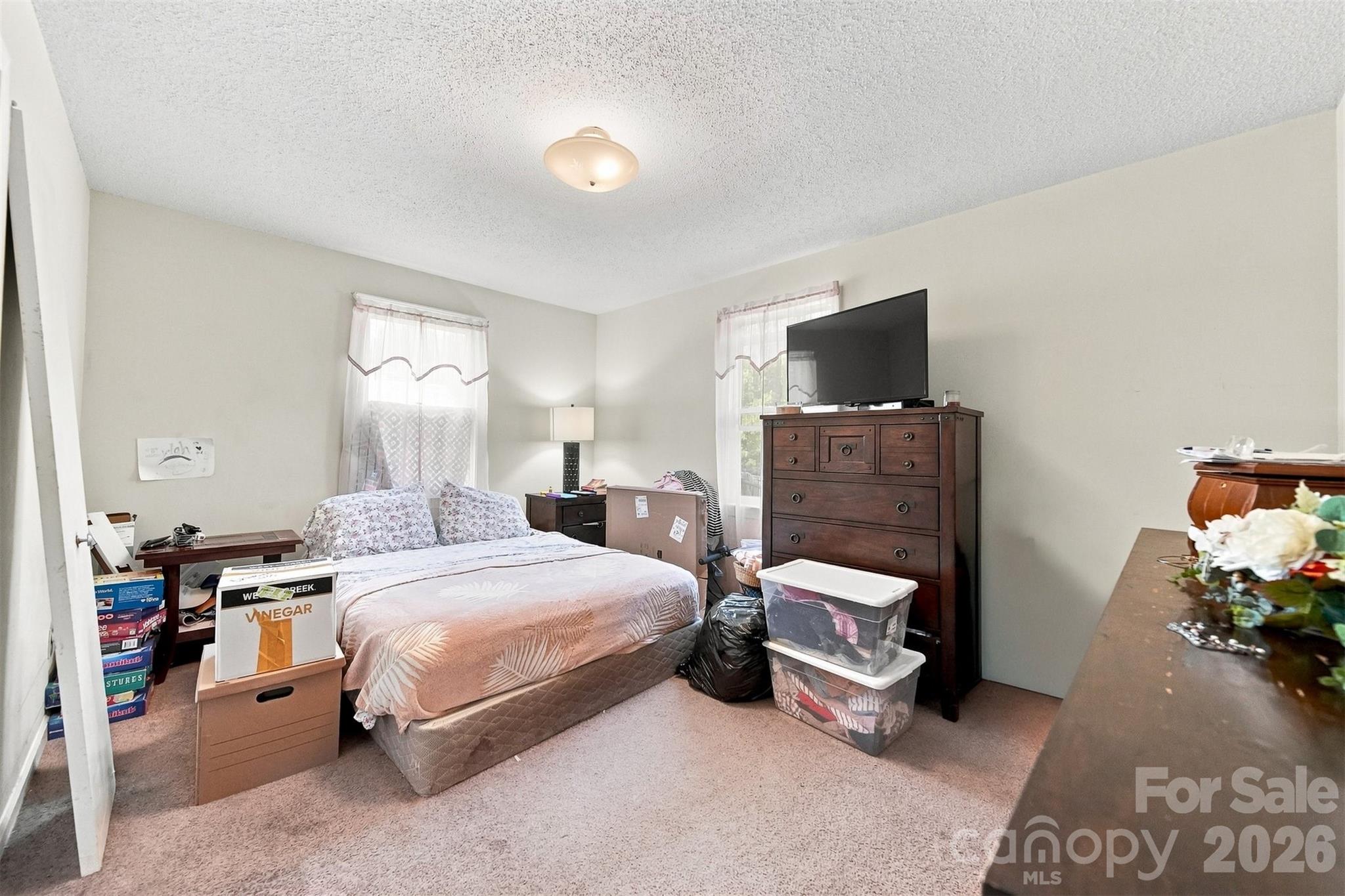 425 Heritage Farm Road — Hickory