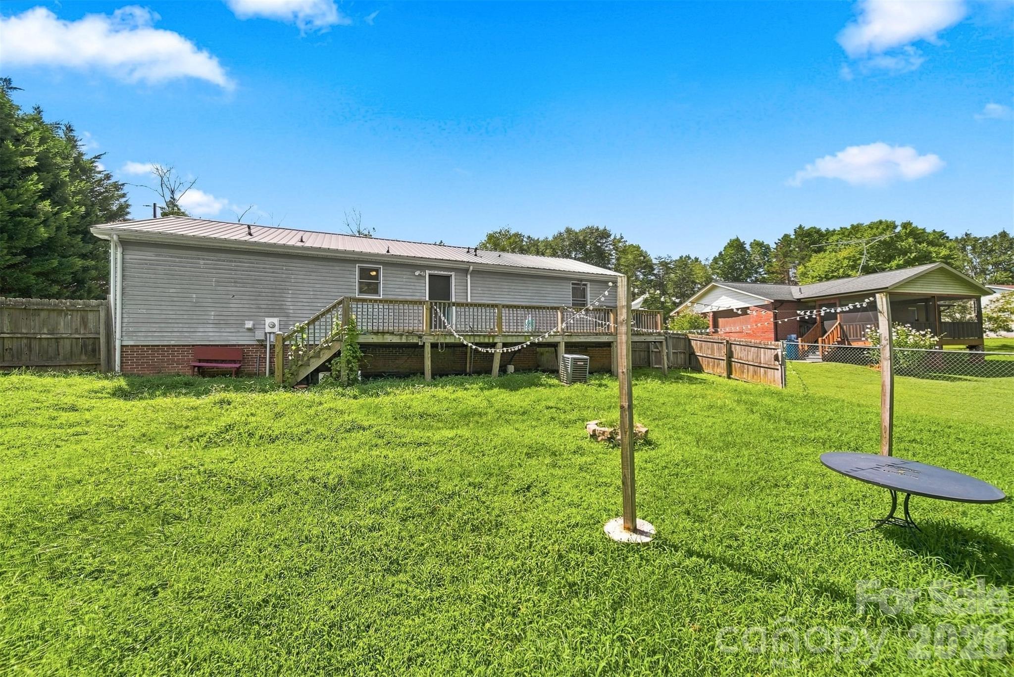 425 Heritage Farm Road — Hickory