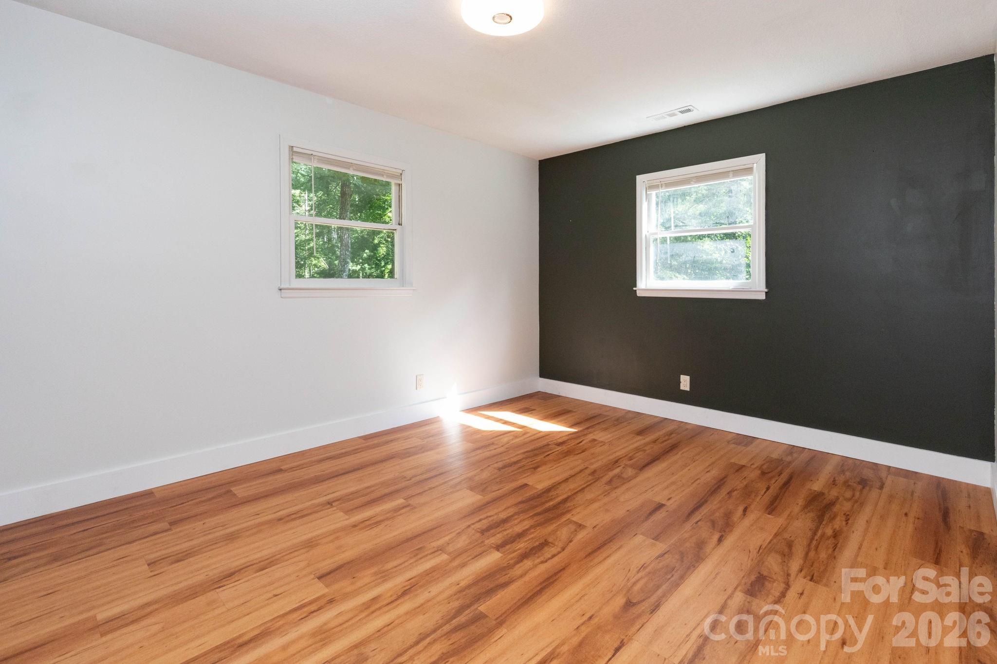 1009 Sharon Ridge Road — Fairview