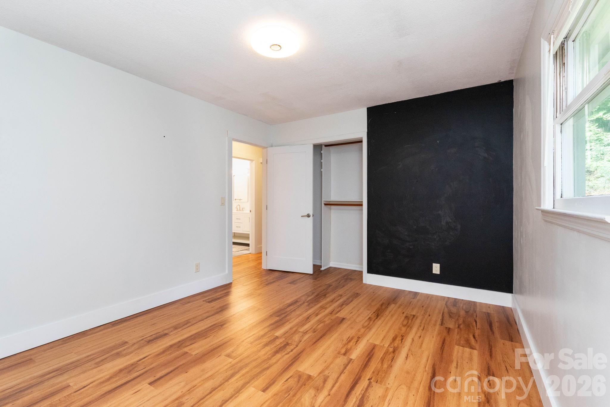 1009 Sharon Ridge Road — Fairview