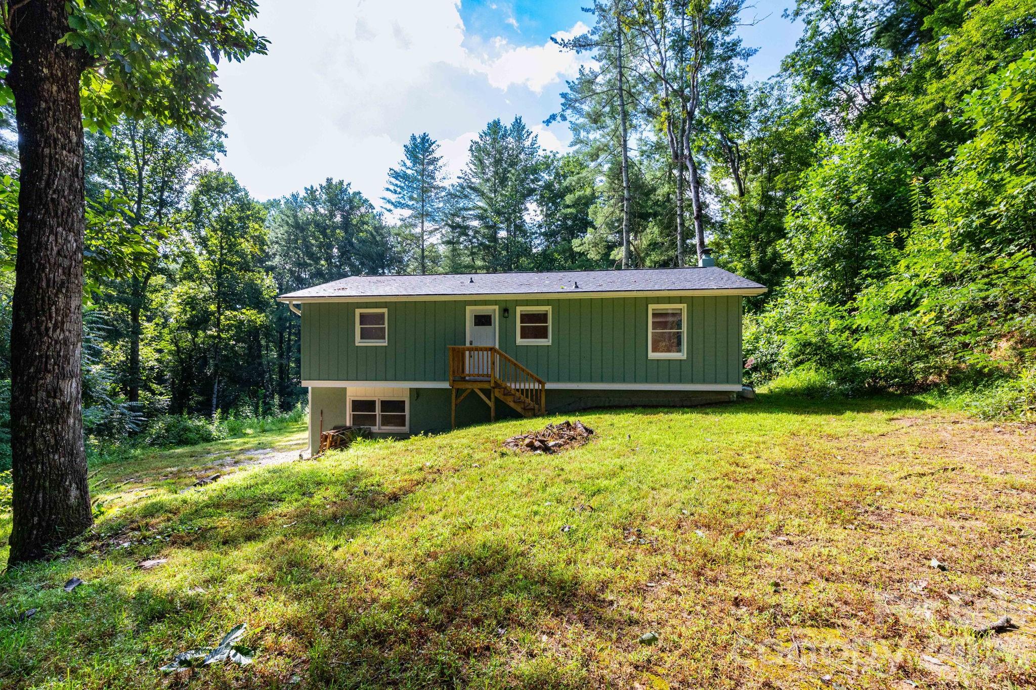 1009 Sharon Ridge Road — Fairview