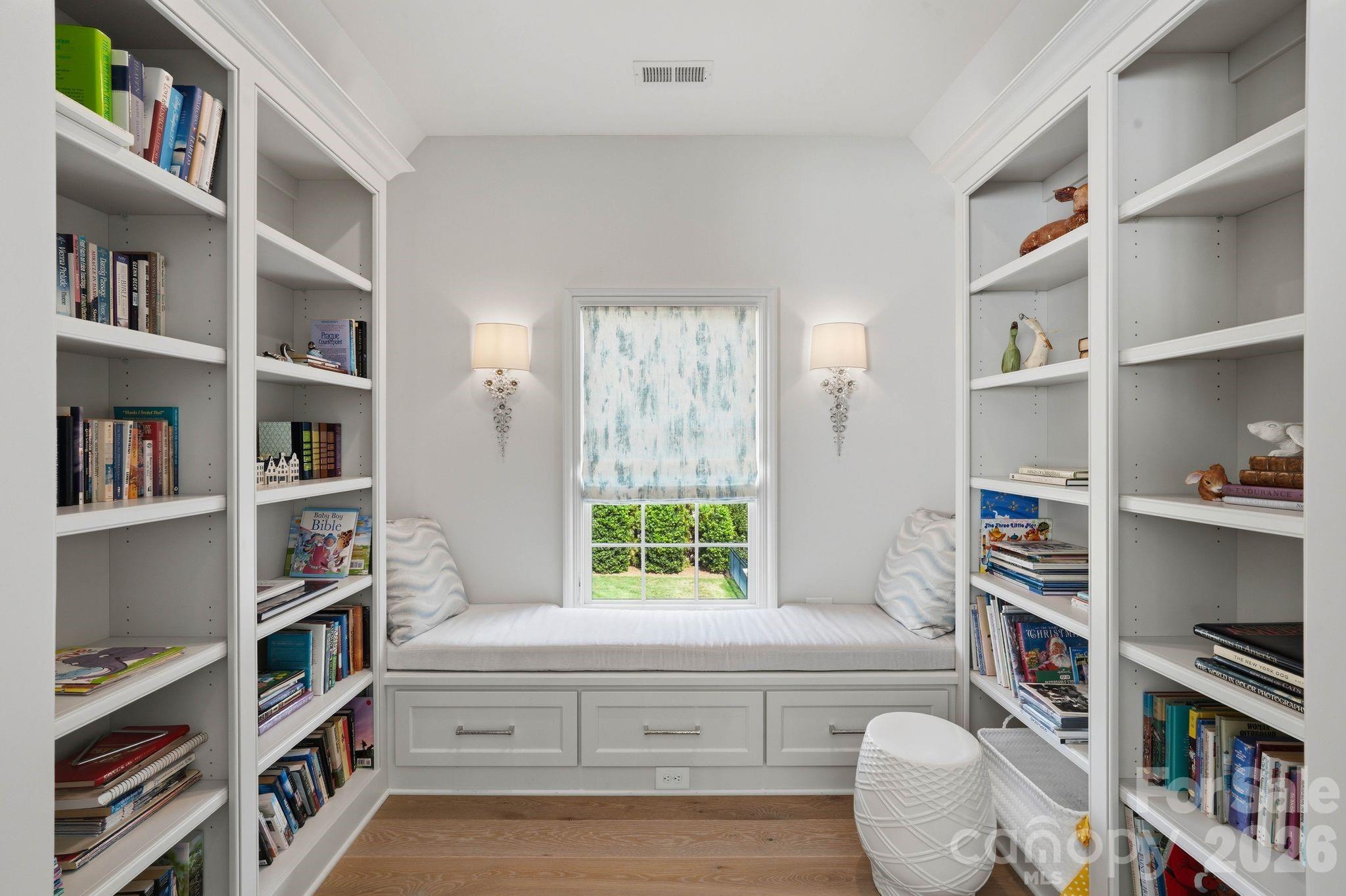 4709 Ockley Manor Lane — Charlotte