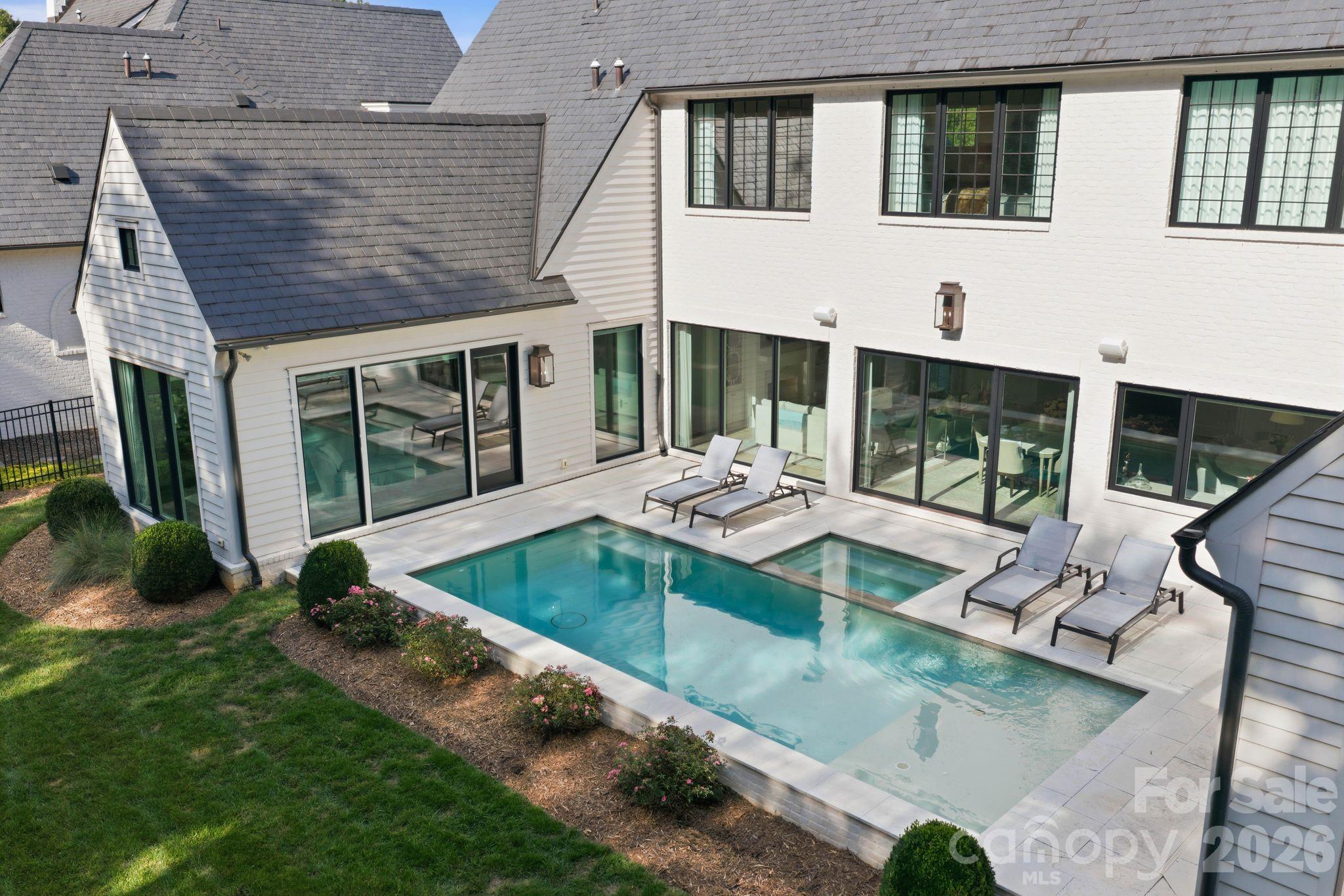 4709 Ockley Manor Lane — Charlotte