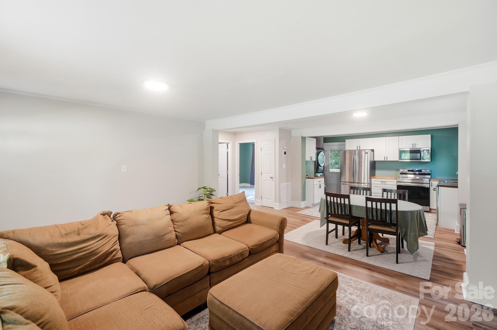 817 E Dunlap Street — Lancaster