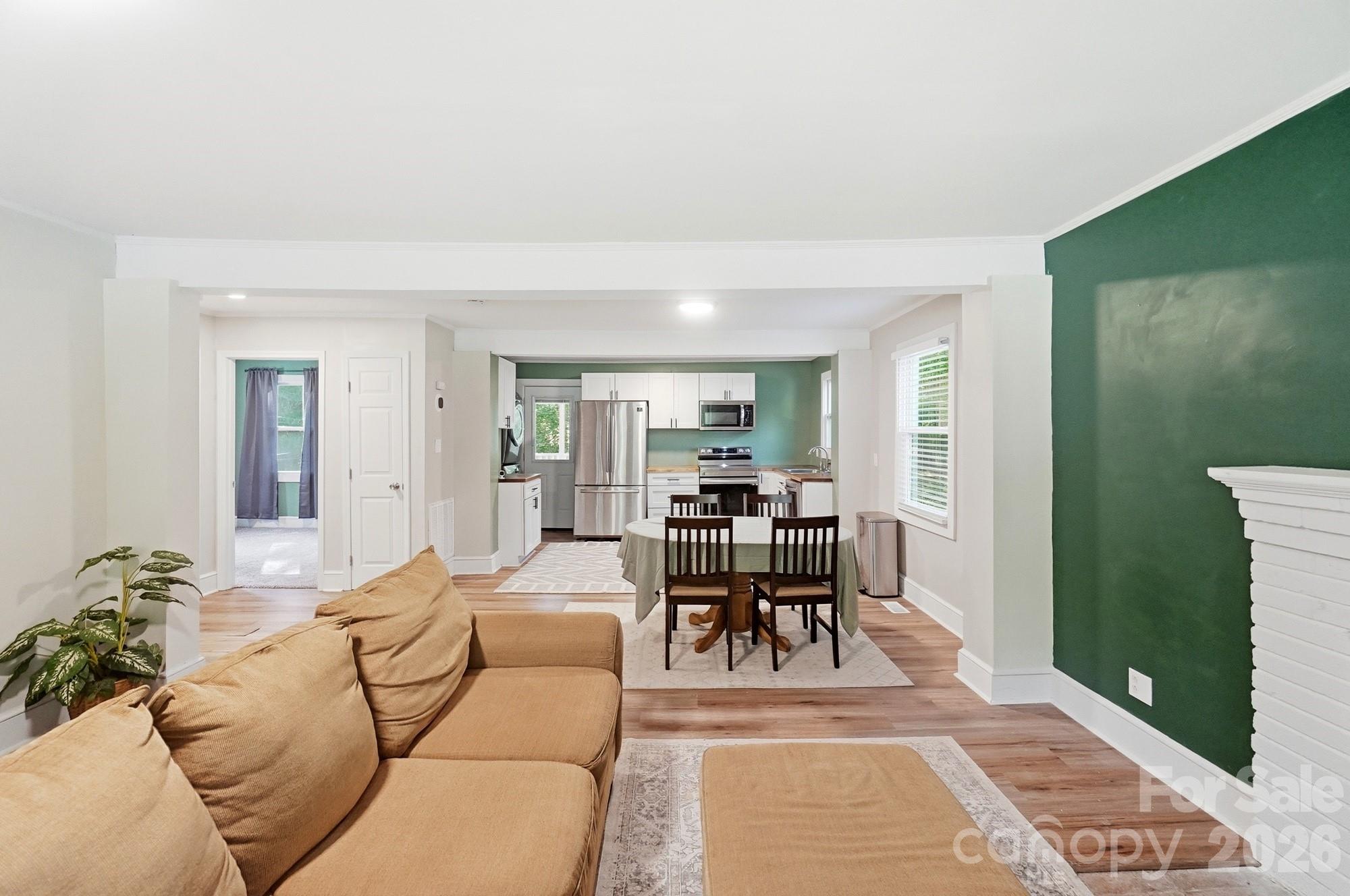 817 E Dunlap Street — Lancaster