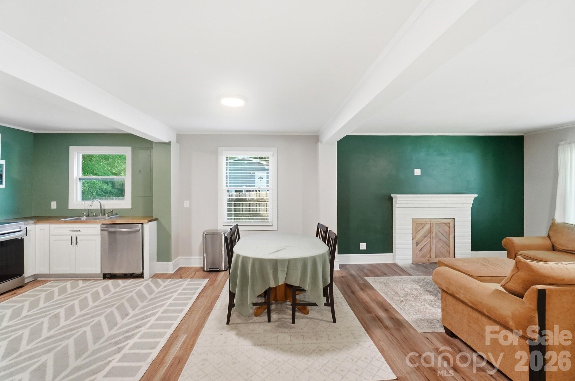 817 E Dunlap Street — Lancaster