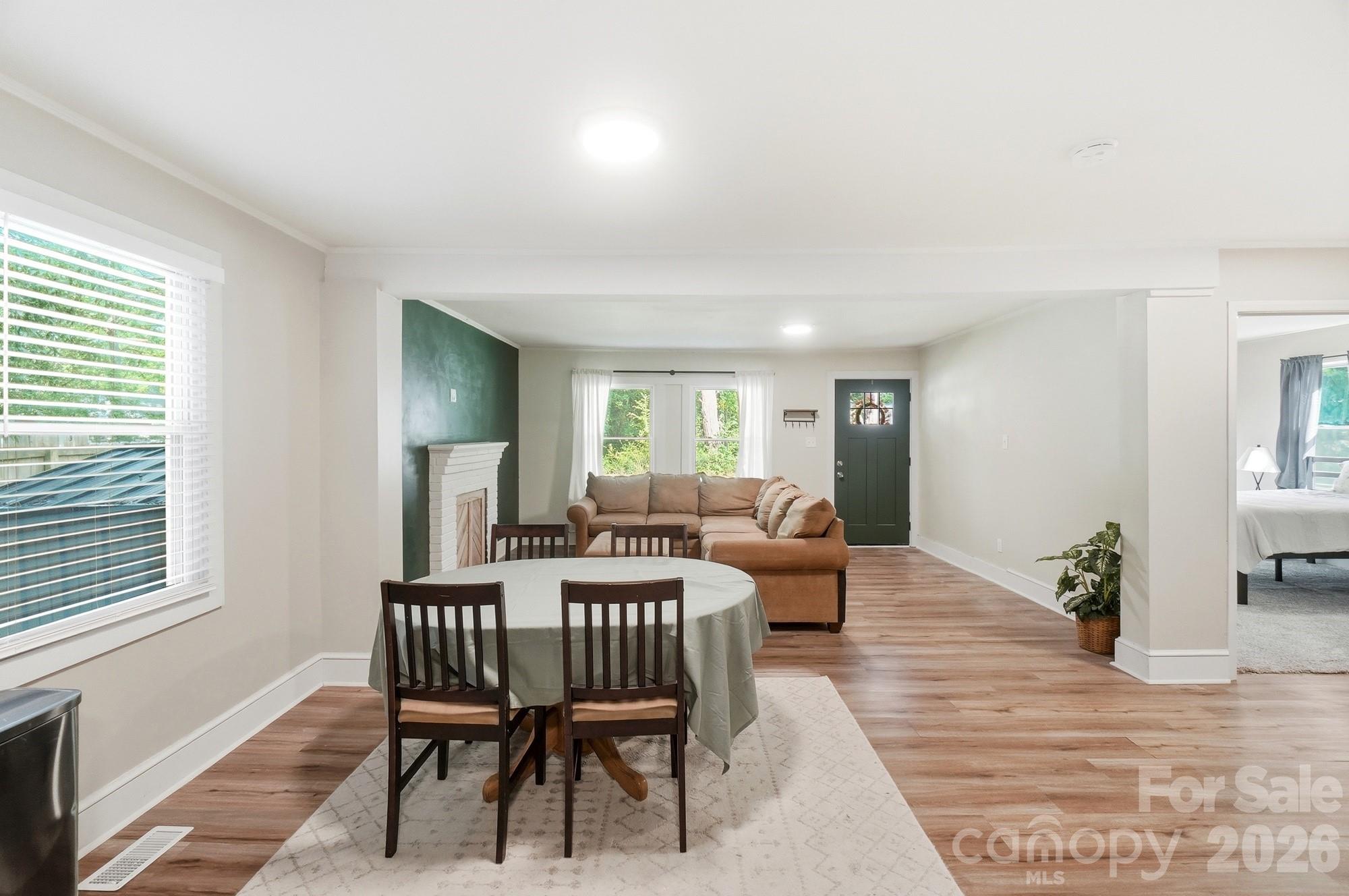 817 E Dunlap Street — Lancaster
