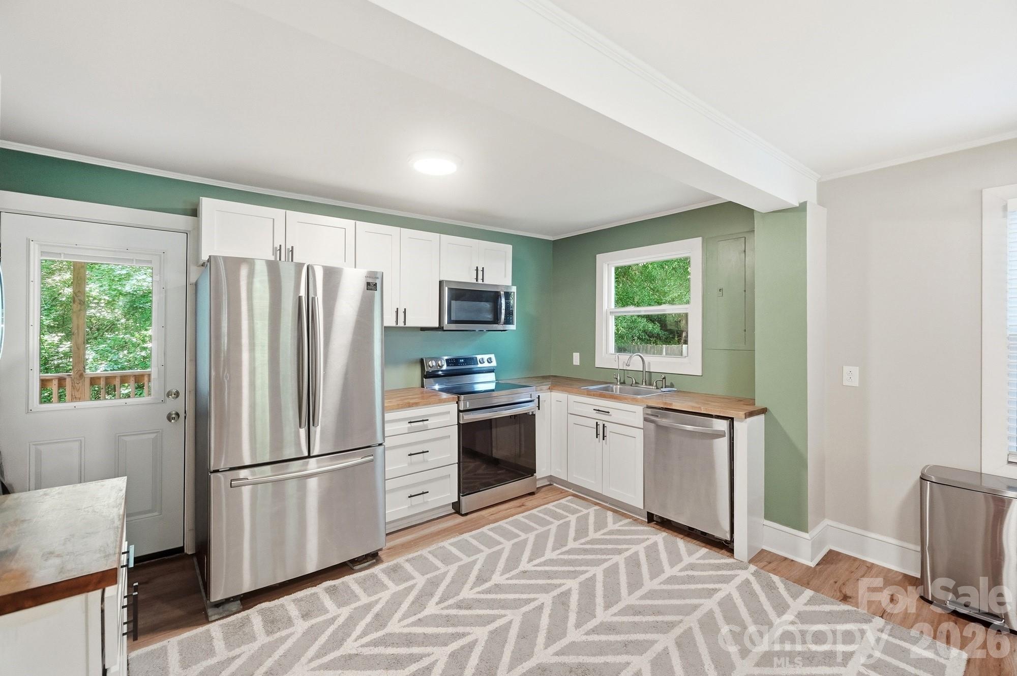 817 E Dunlap Street — Lancaster