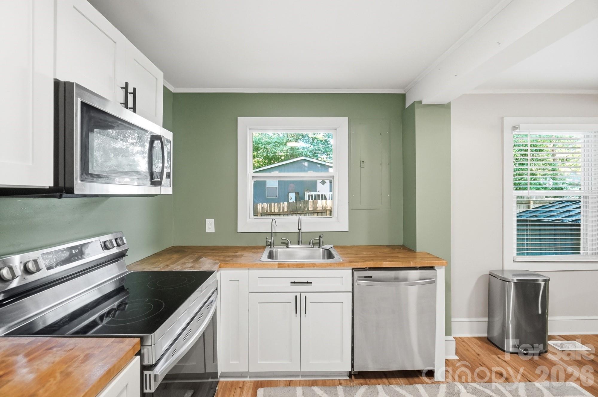 817 E Dunlap Street — Lancaster