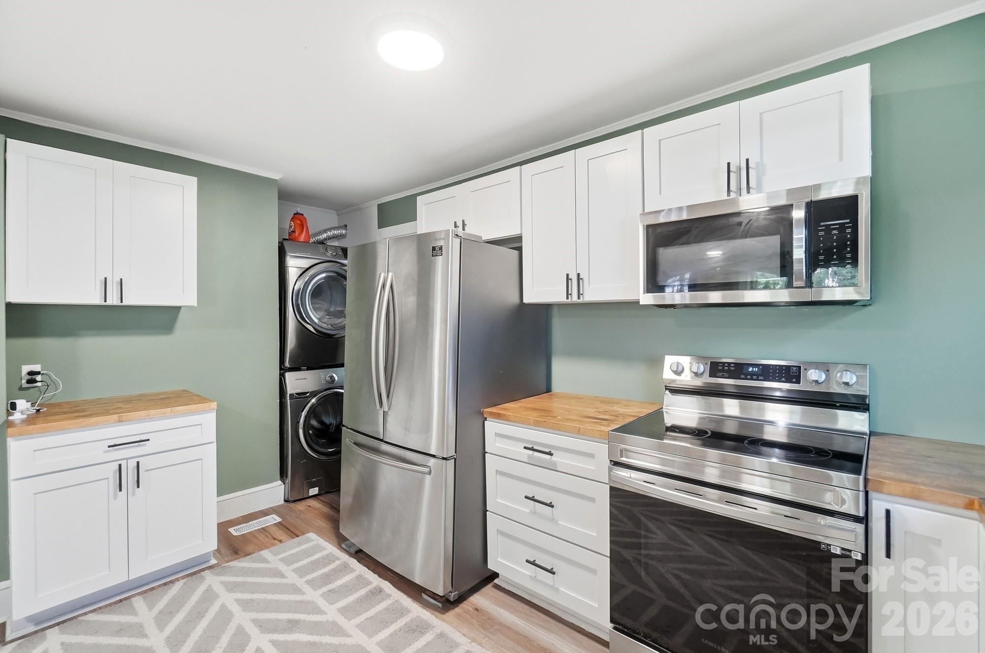 817 E Dunlap Street — Lancaster