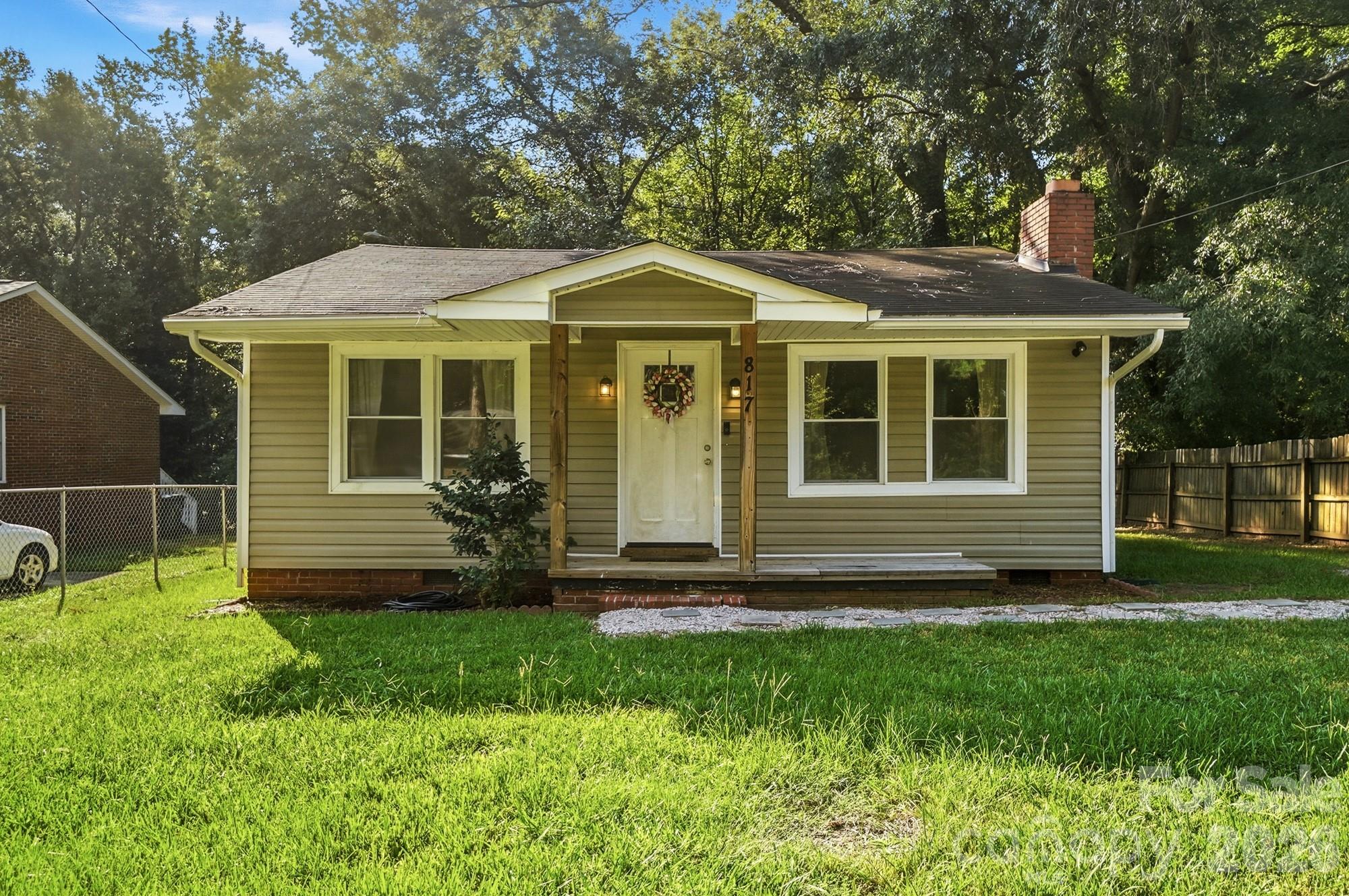 817 E Dunlap Street — Lancaster