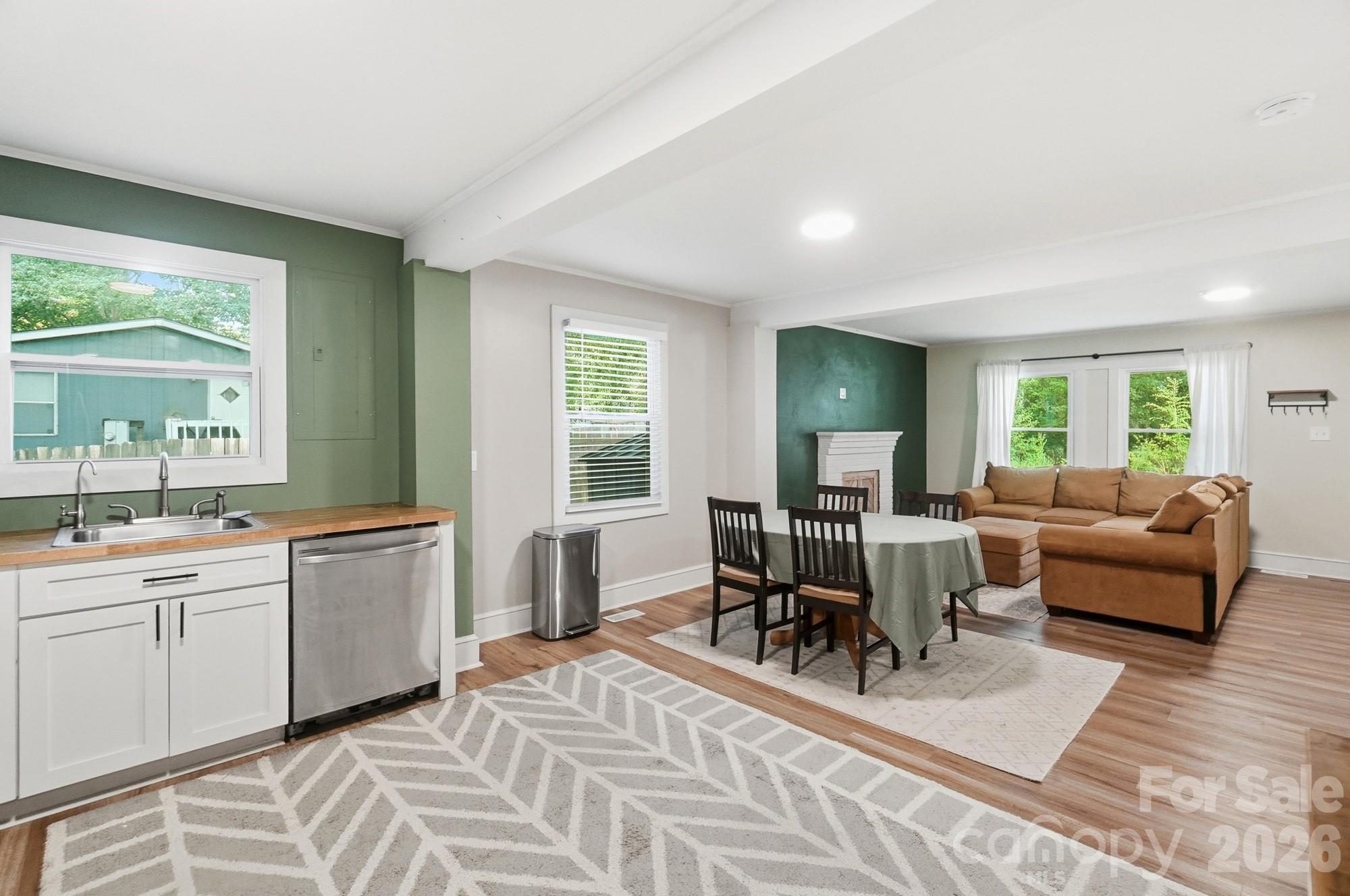 817 E Dunlap Street — Lancaster
