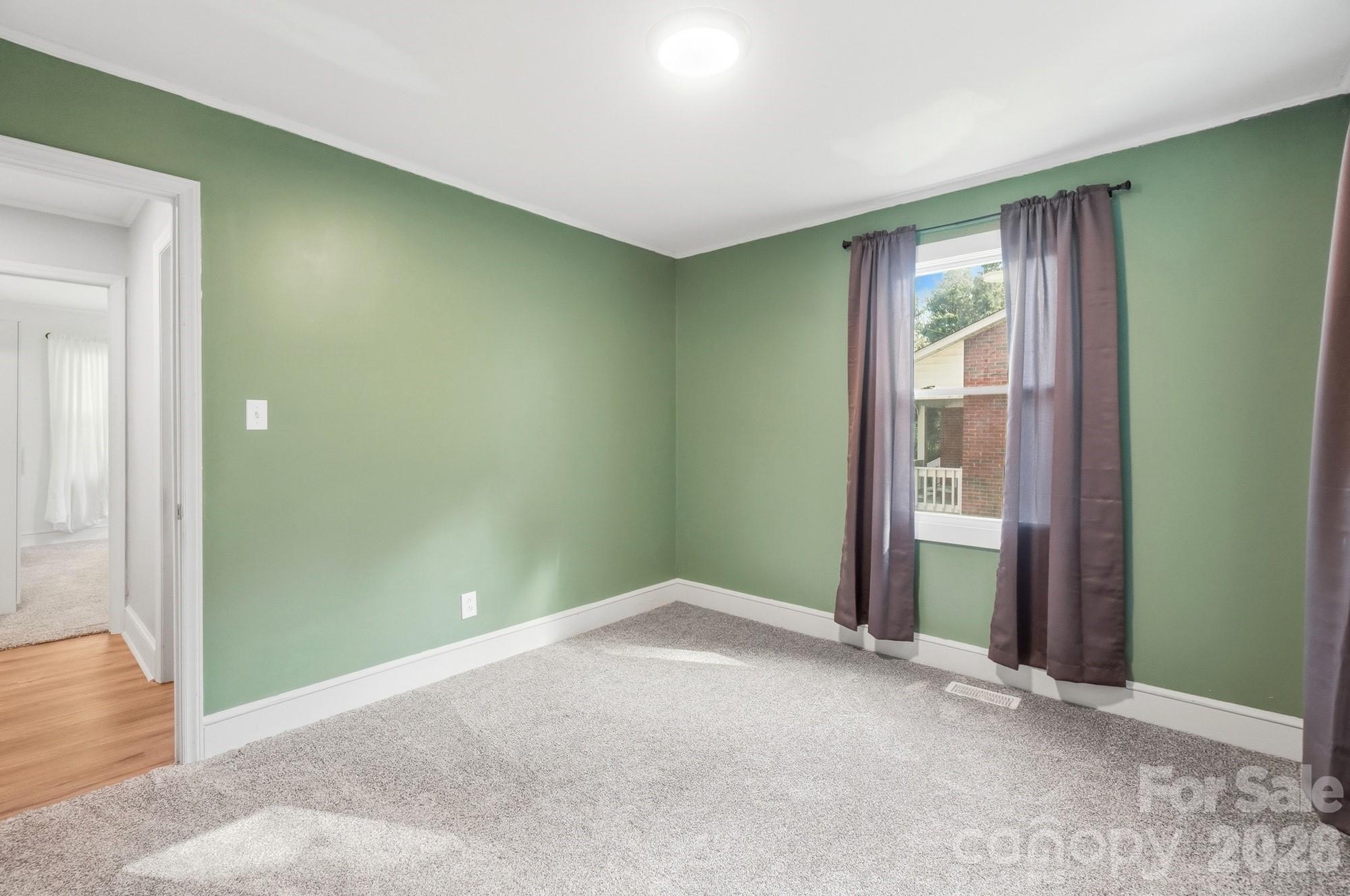 817 E Dunlap Street — Lancaster