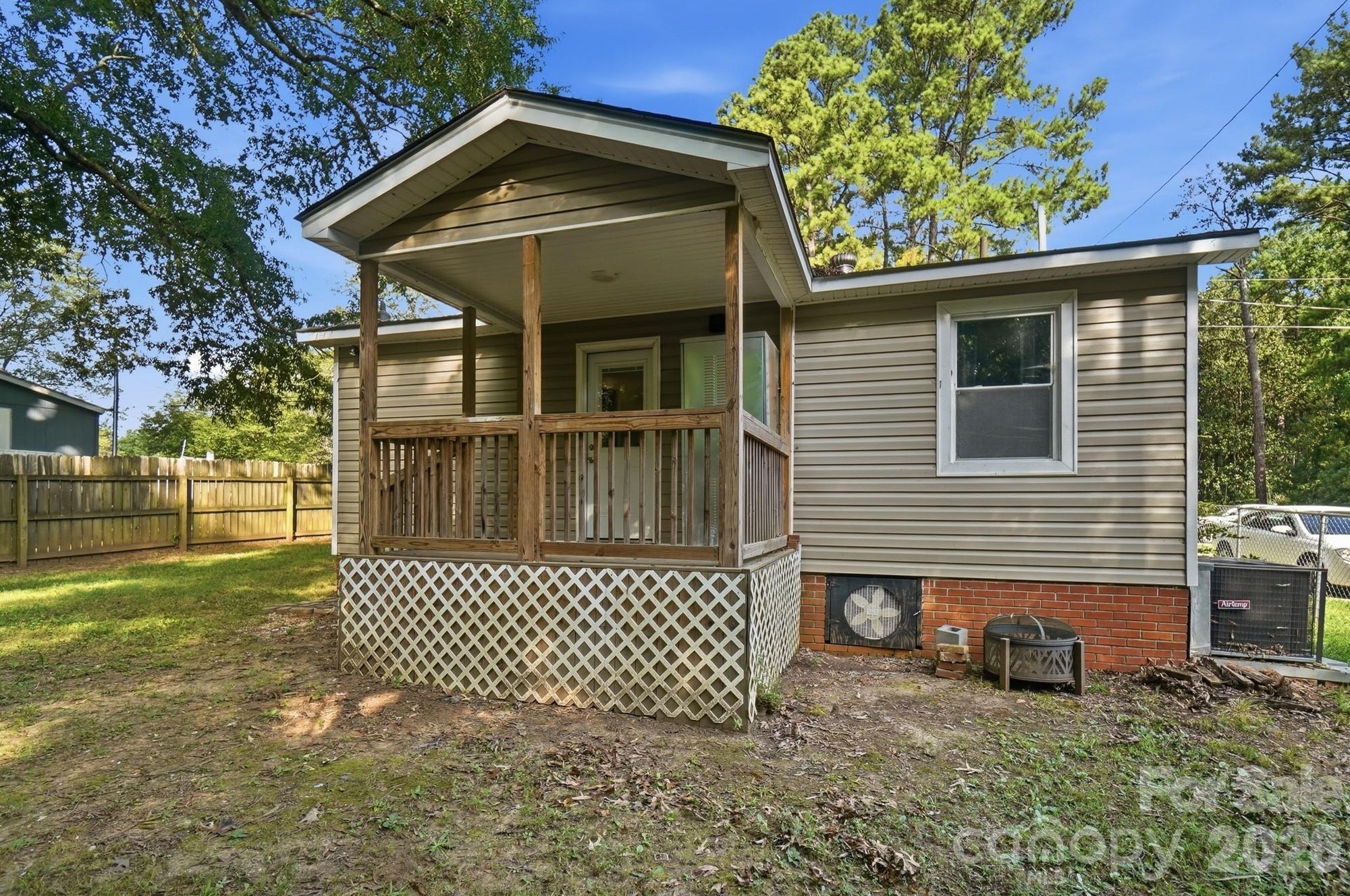 817 E Dunlap Street — Lancaster
