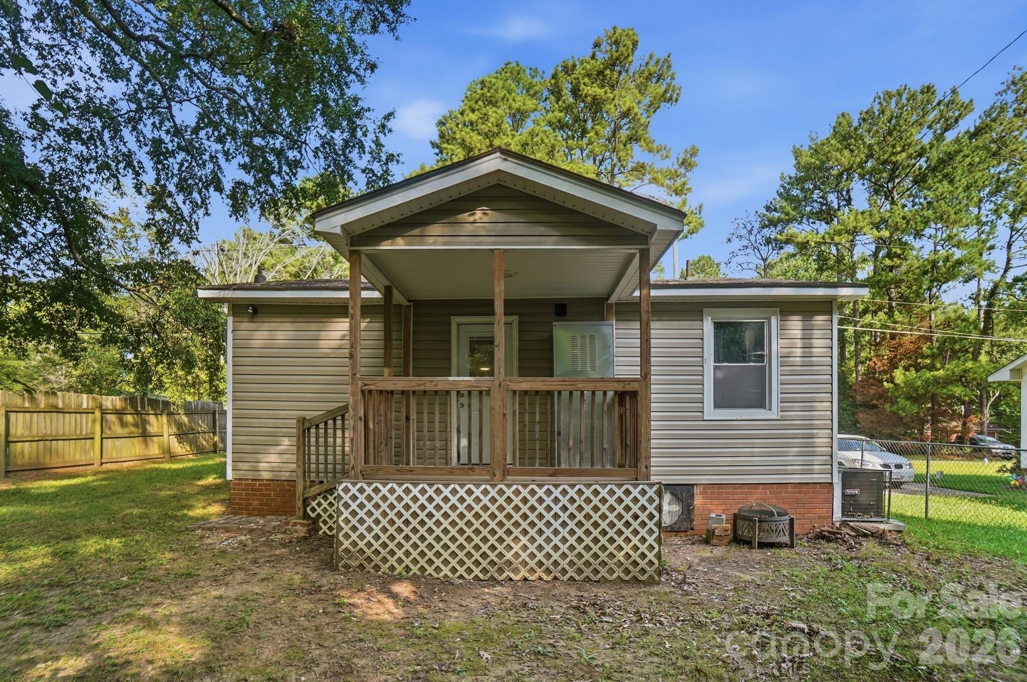 817 E Dunlap Street — Lancaster