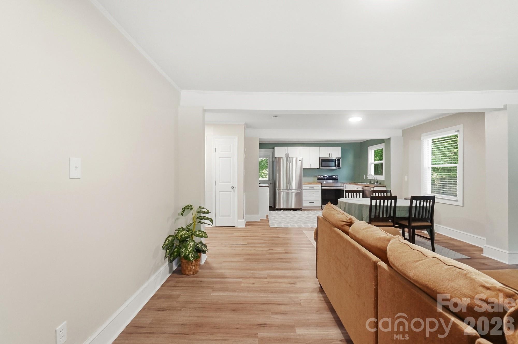 817 E Dunlap Street — Lancaster