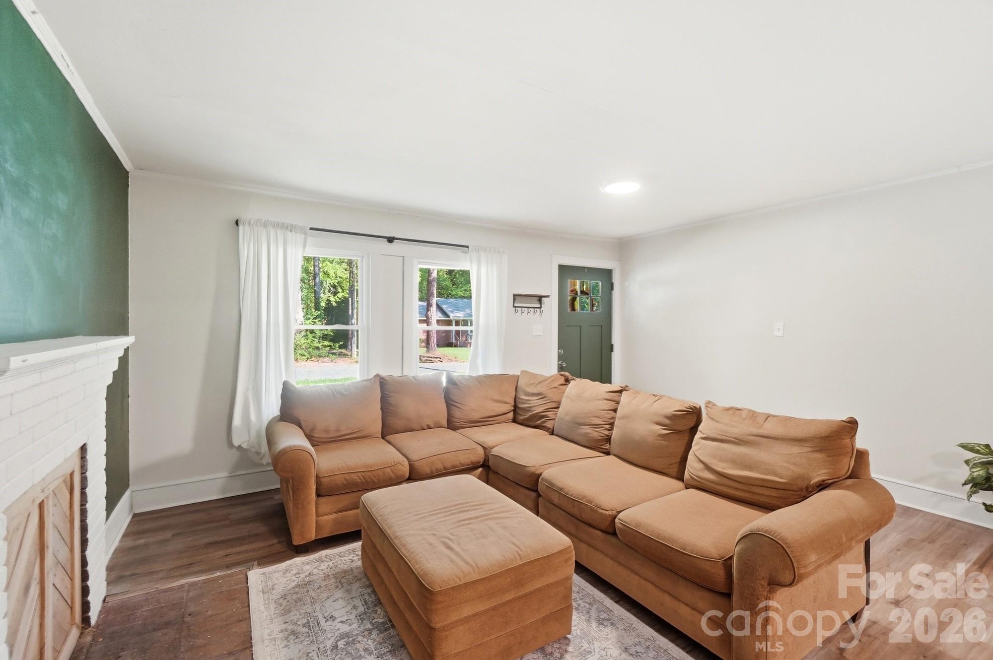 817 E Dunlap Street — Lancaster