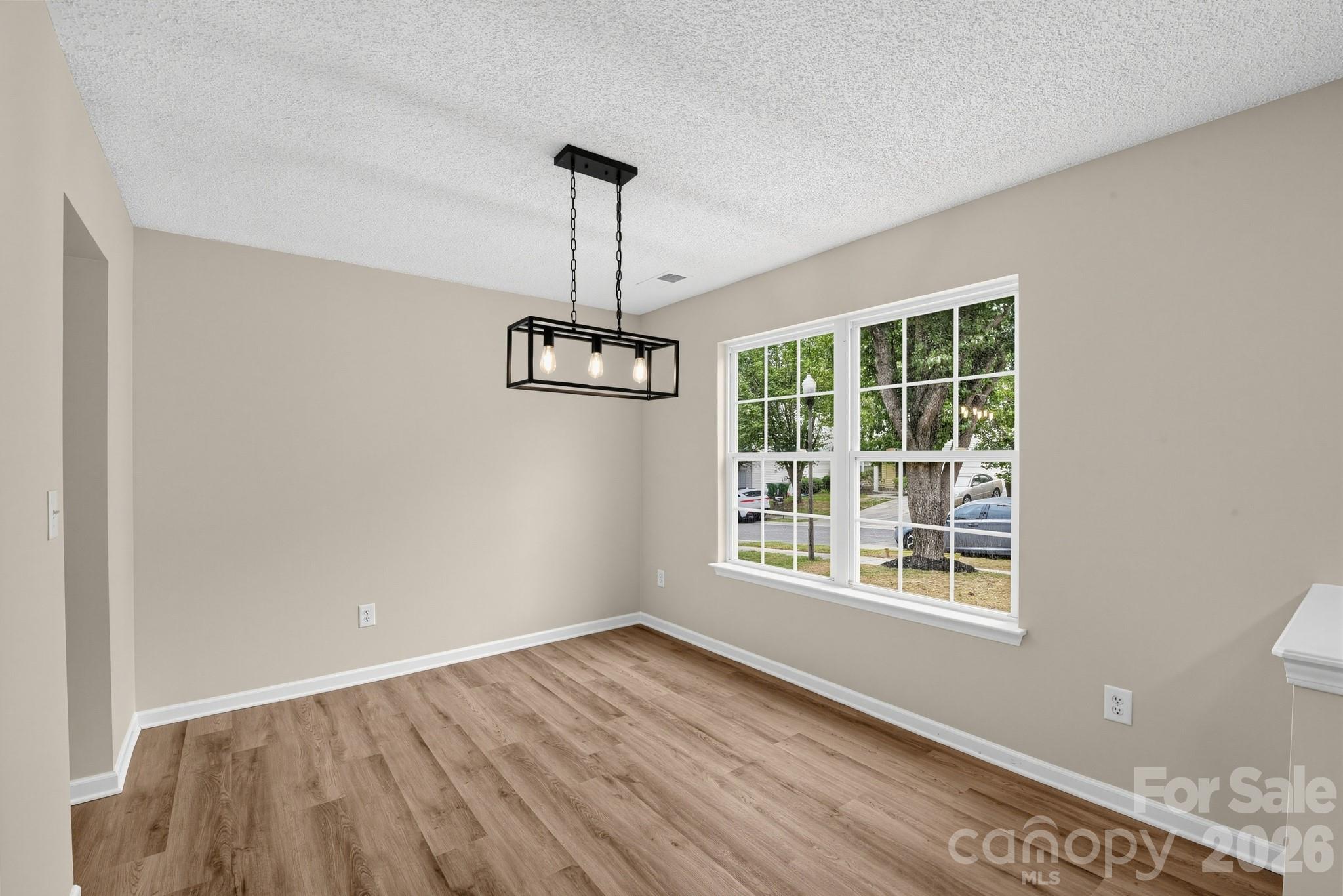 1034 Chalk Hill Lane — Charlotte