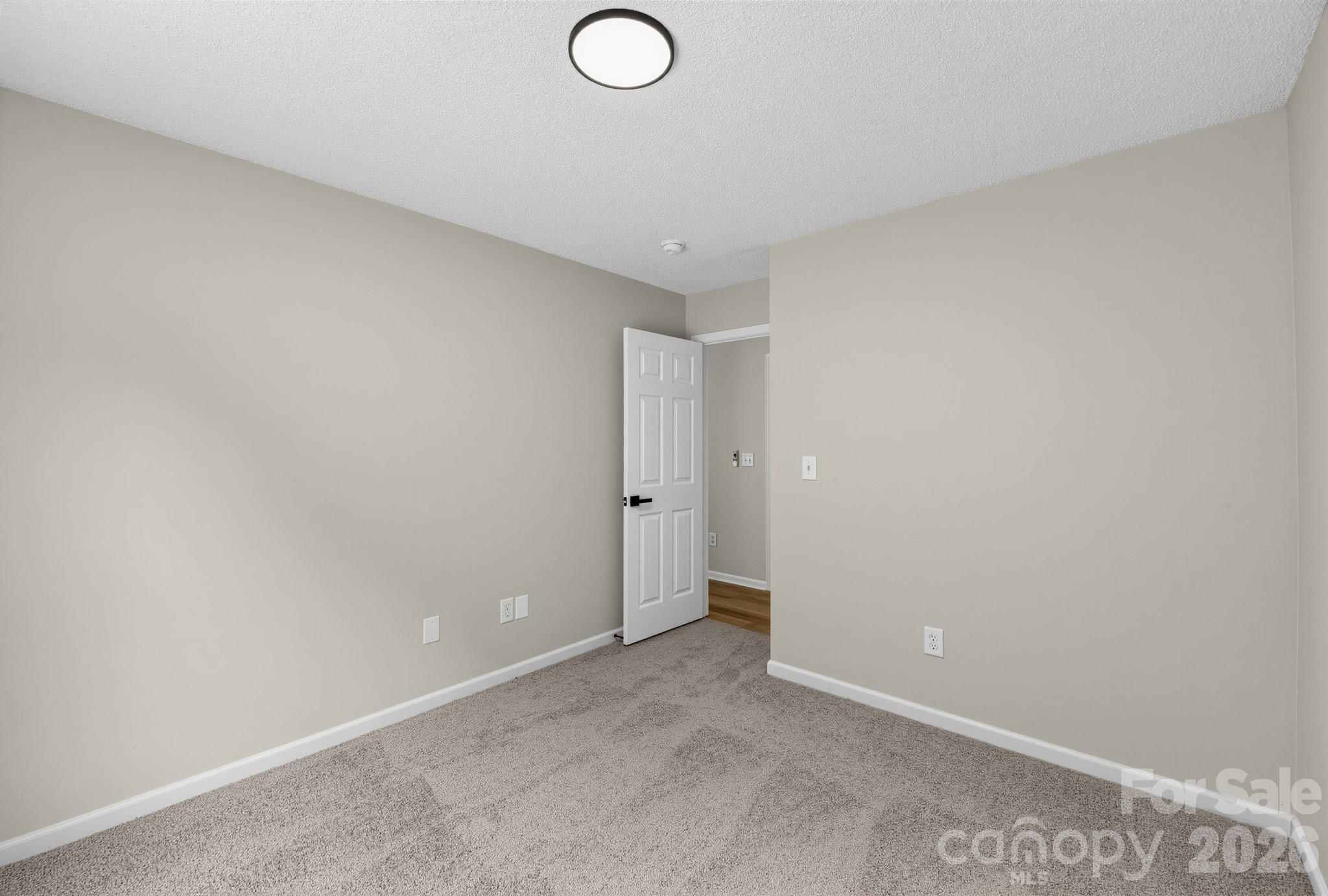 1034 Chalk Hill Lane — Charlotte