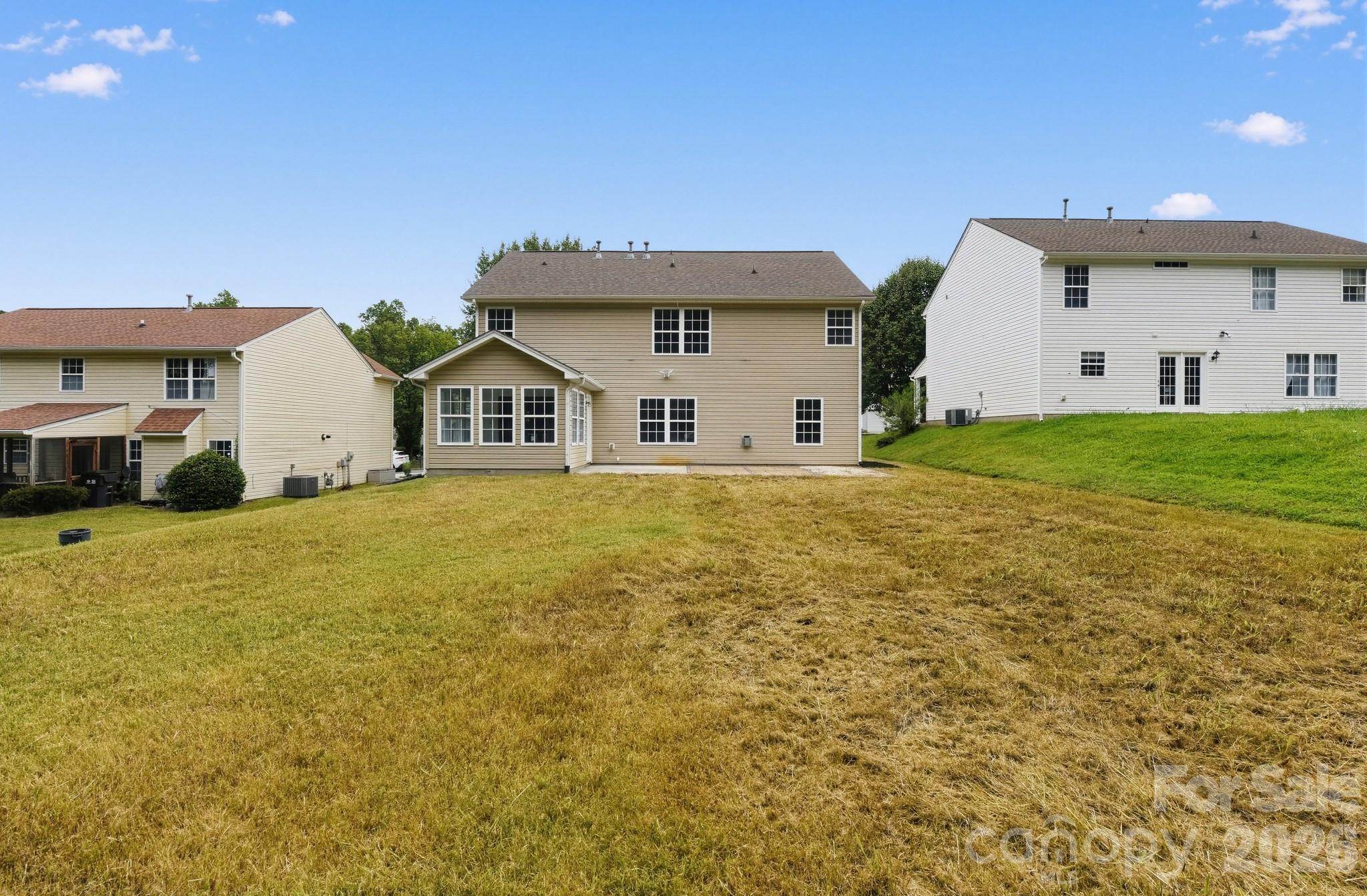 1034 Chalk Hill Lane — Charlotte
