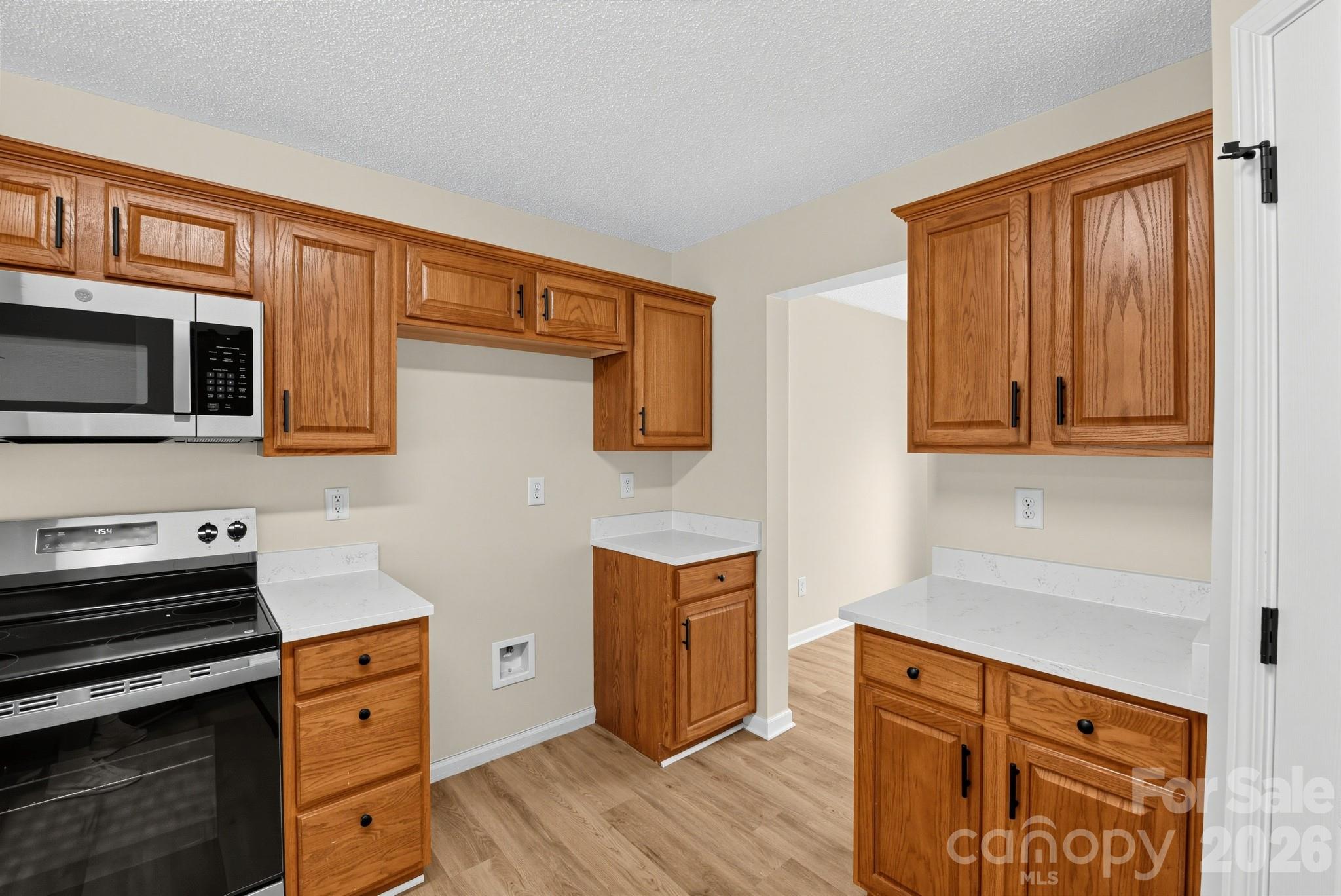 1034 Chalk Hill Lane — Charlotte