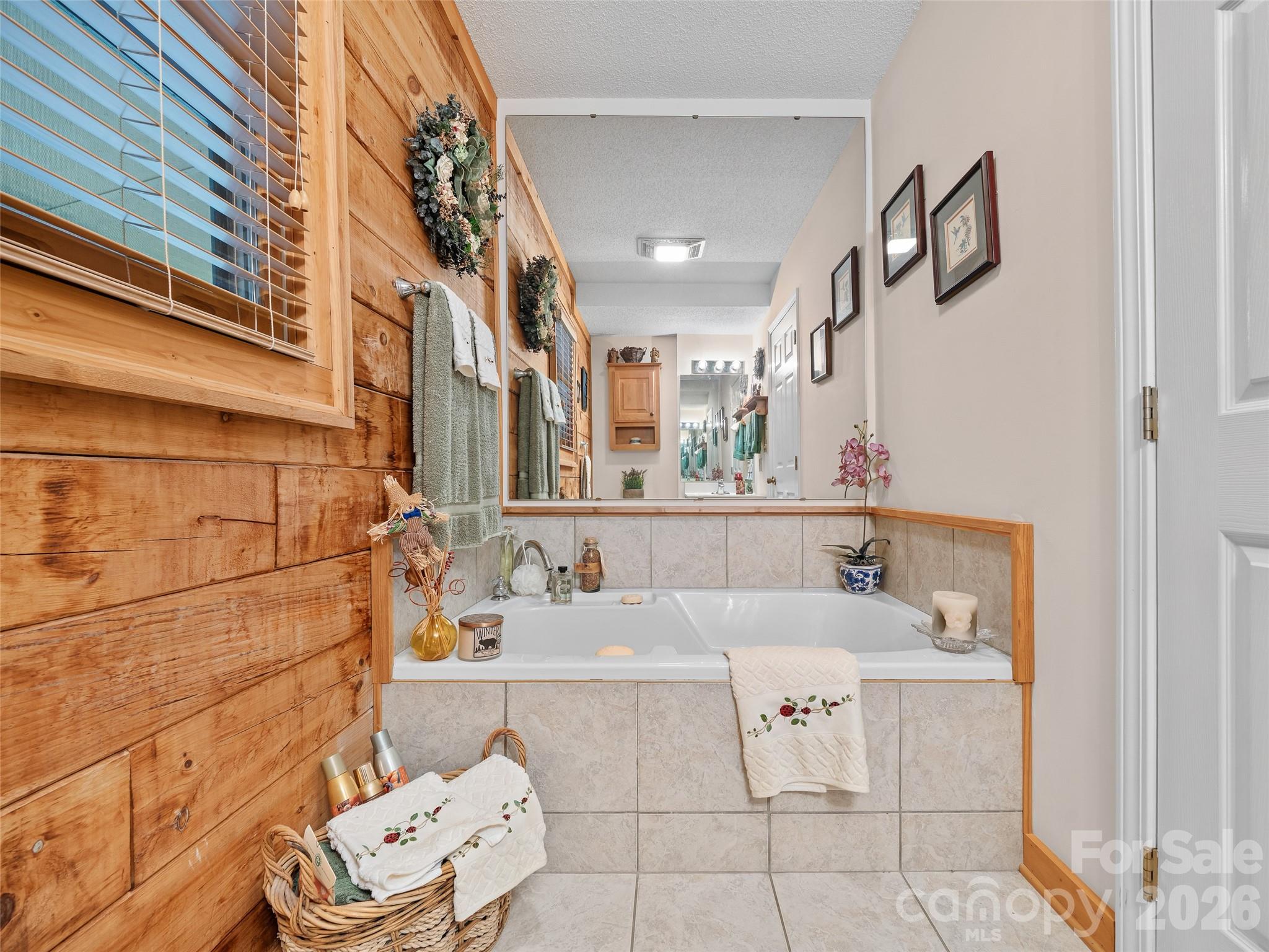 185 Blue Bird Lane — Spruce Pine
