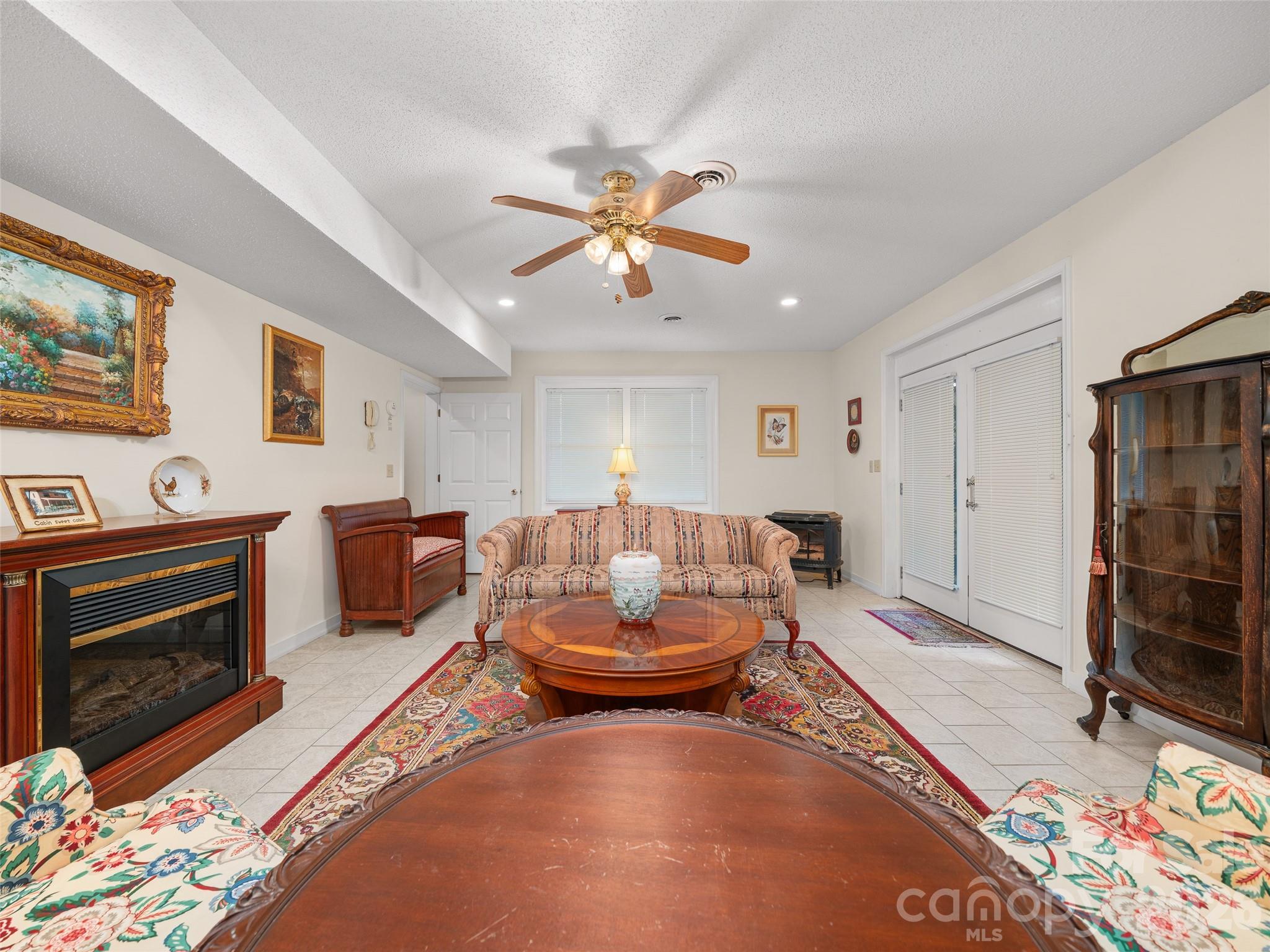 185 Blue Bird Lane — Spruce Pine