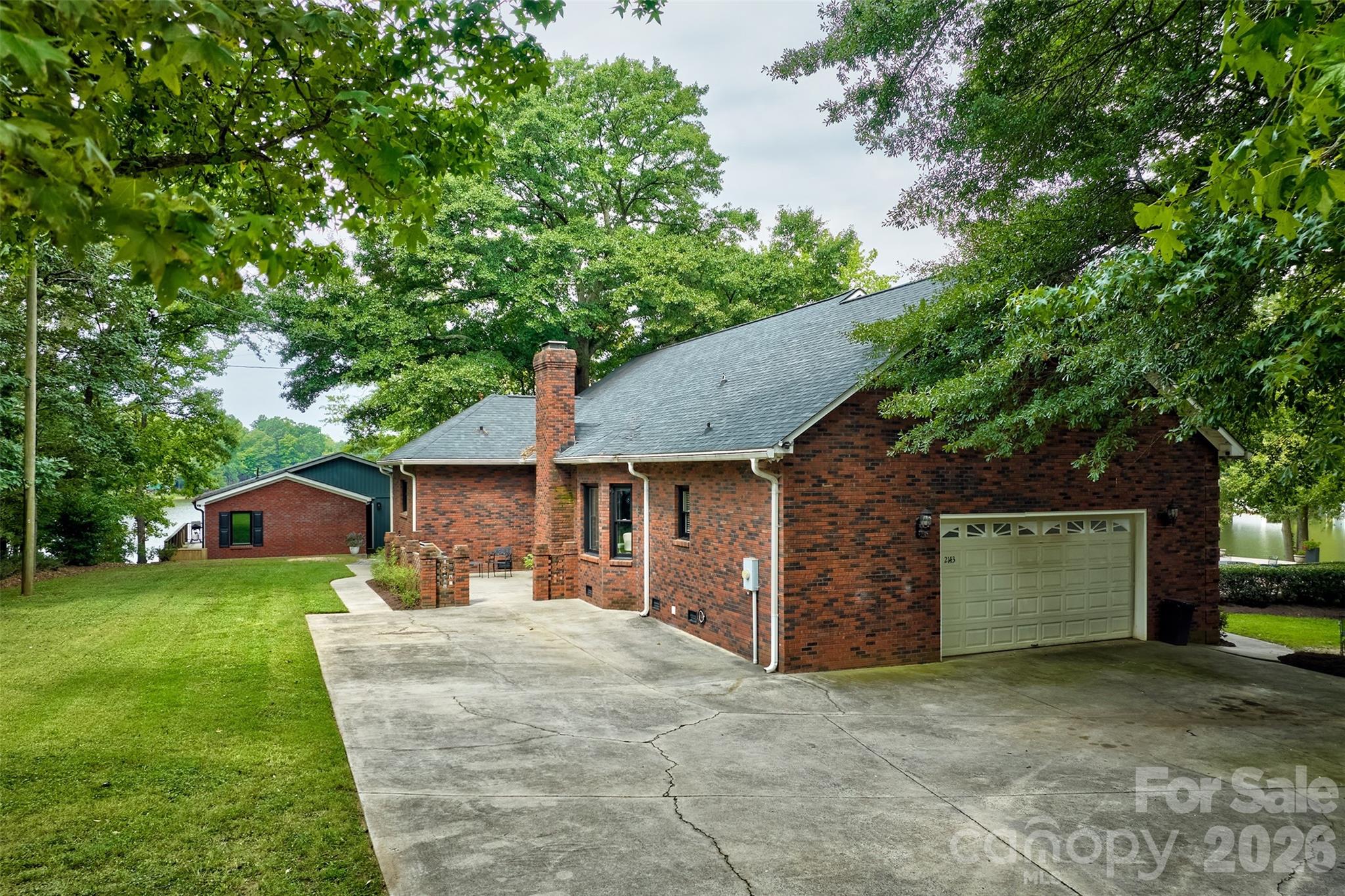2143 Peninsula Drive — Lake Wylie