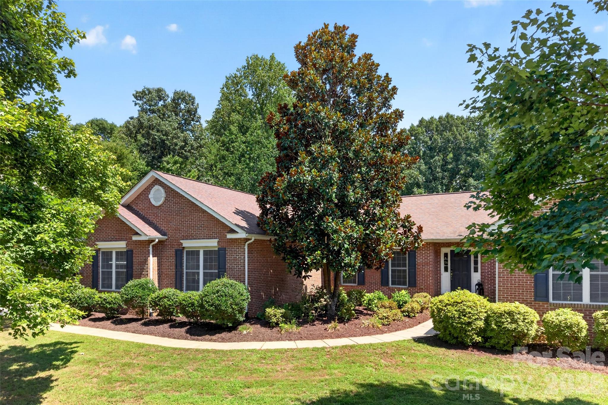153 Folkstone Road — Mooresville