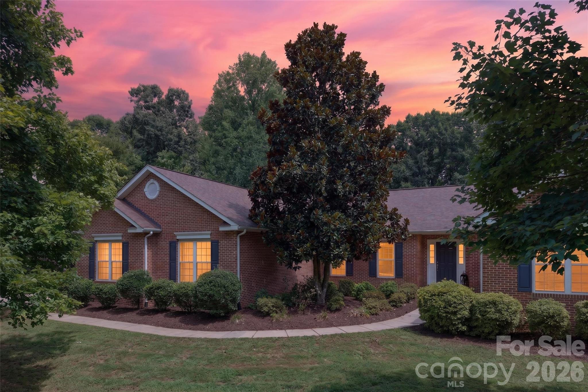 153 Folkstone Road — Mooresville